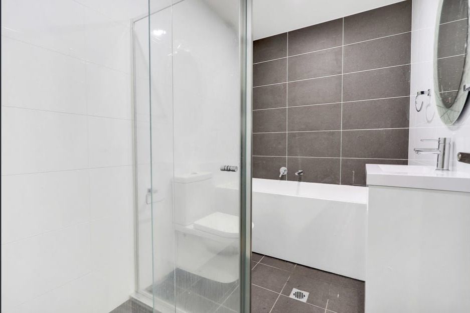 202/44C Drummond Avenue — photo 6 of 8