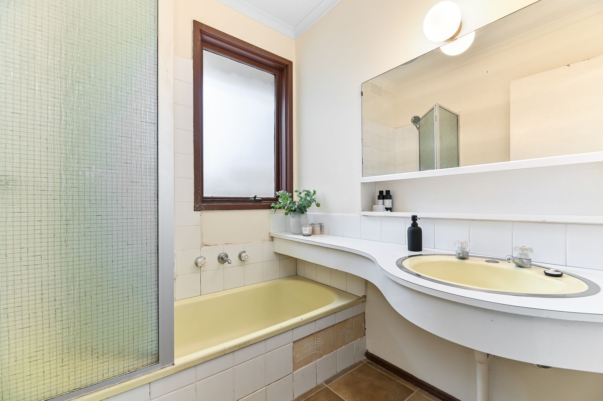 24 Tirana Street — photo 8 of 11