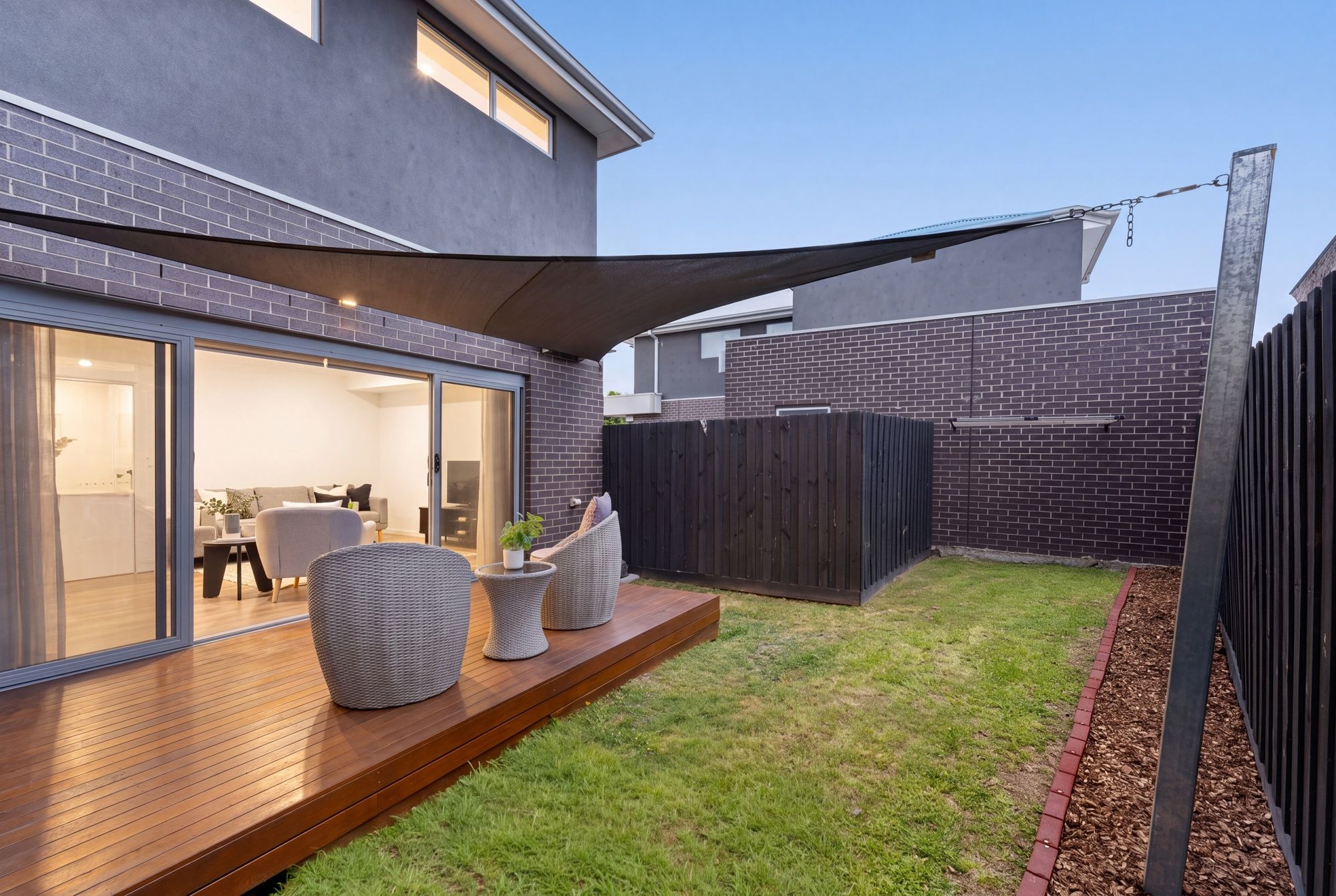 1/12 Stapley Crescent — photo 10 of 23