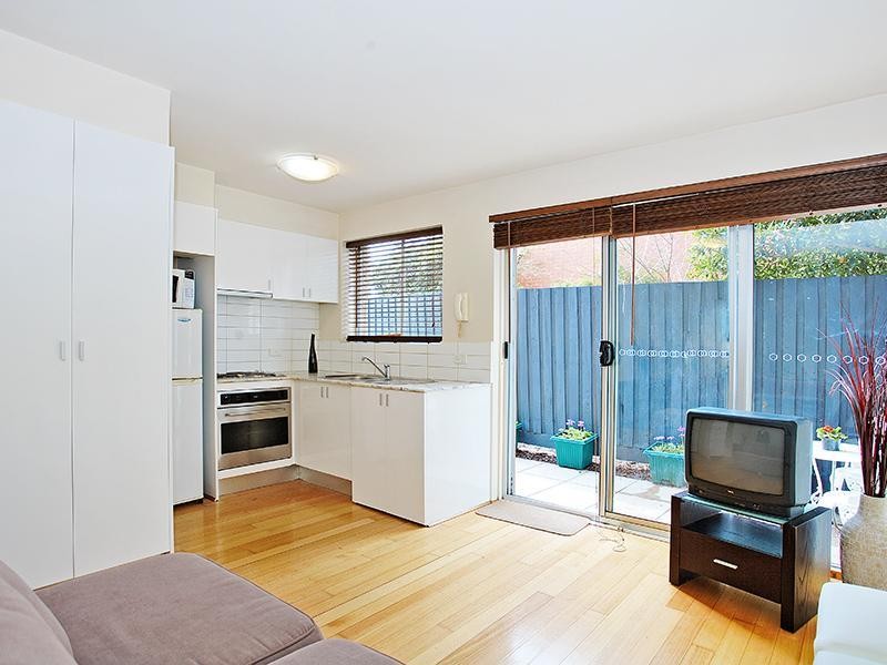 2/556 Moreland Road, Brunswick West, VIC 3055