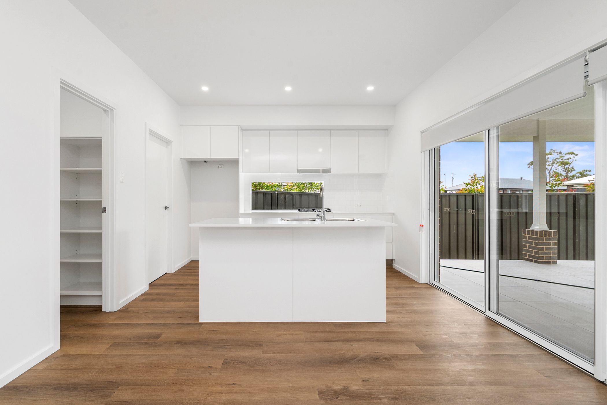 28 Morris Place — photo 3 of 10