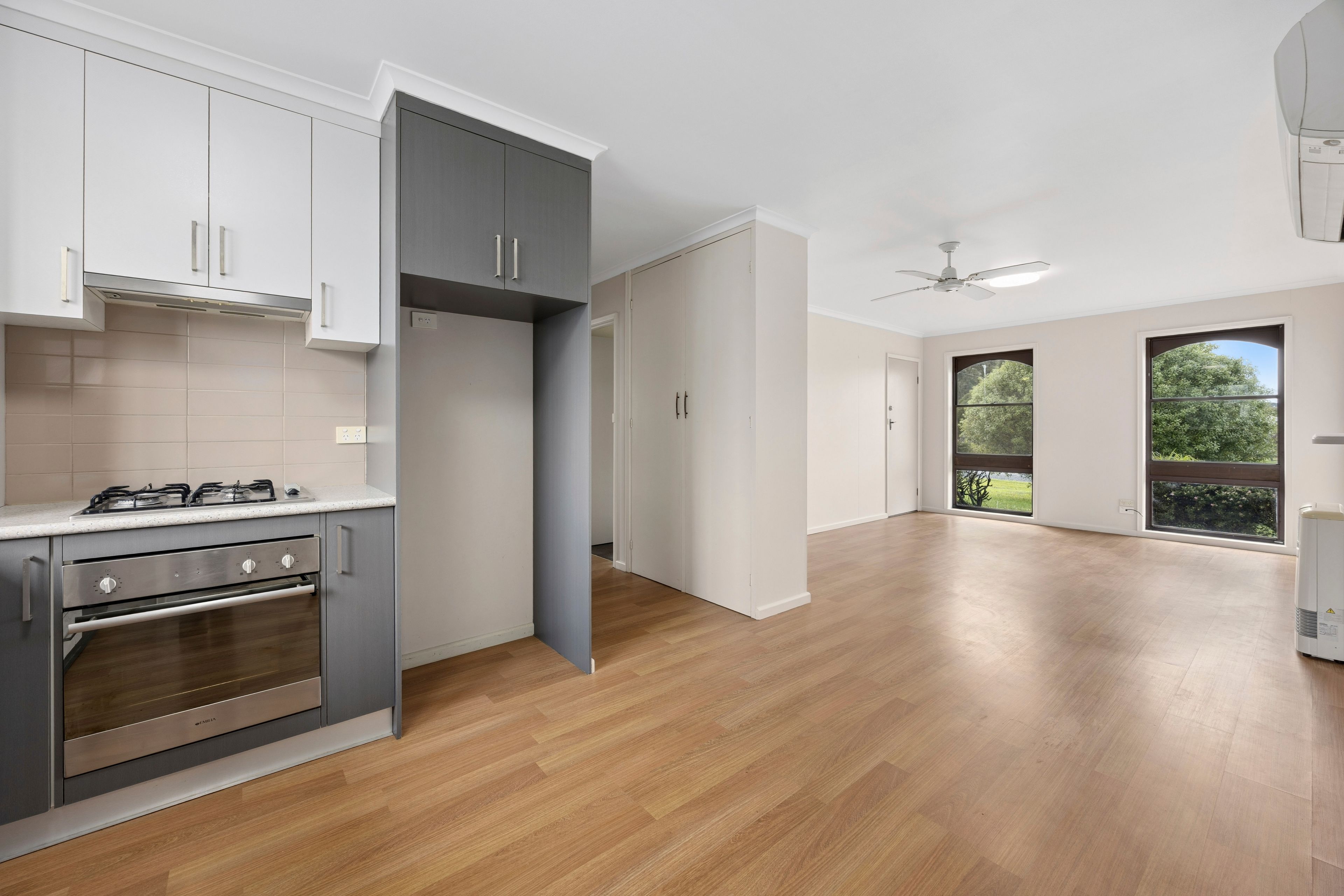 1/11 McKenzie Street — photo 4 of 13