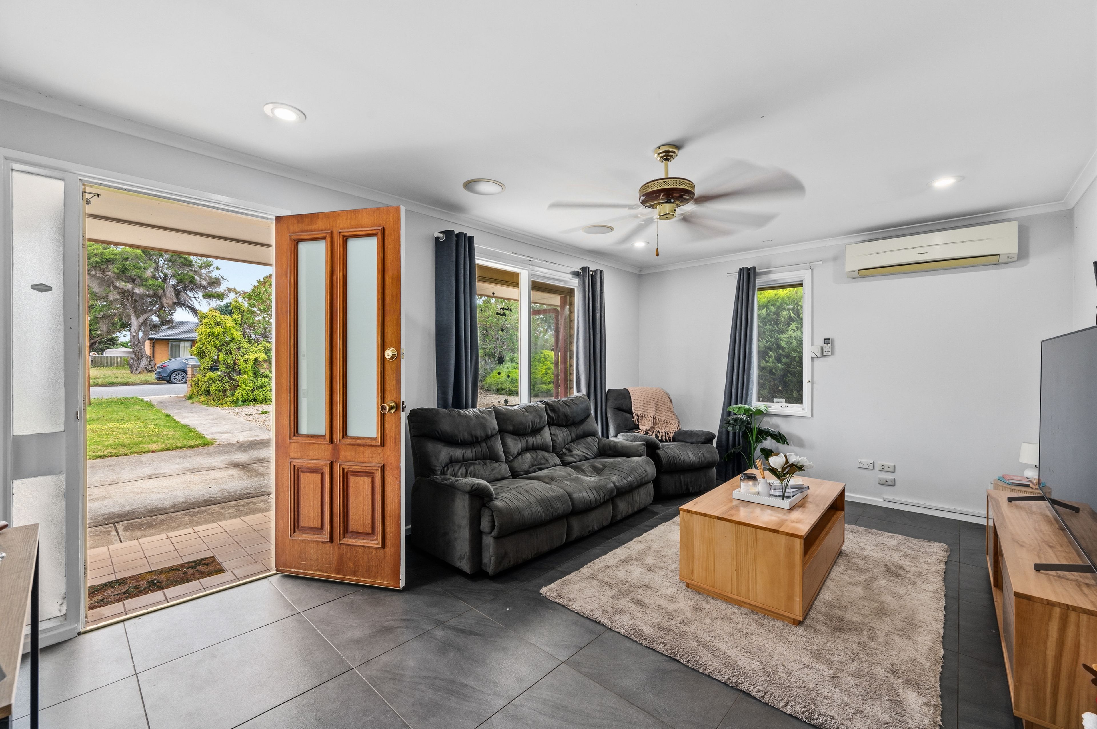 98 Elizabeth Road, Christie Downs, SA 5164