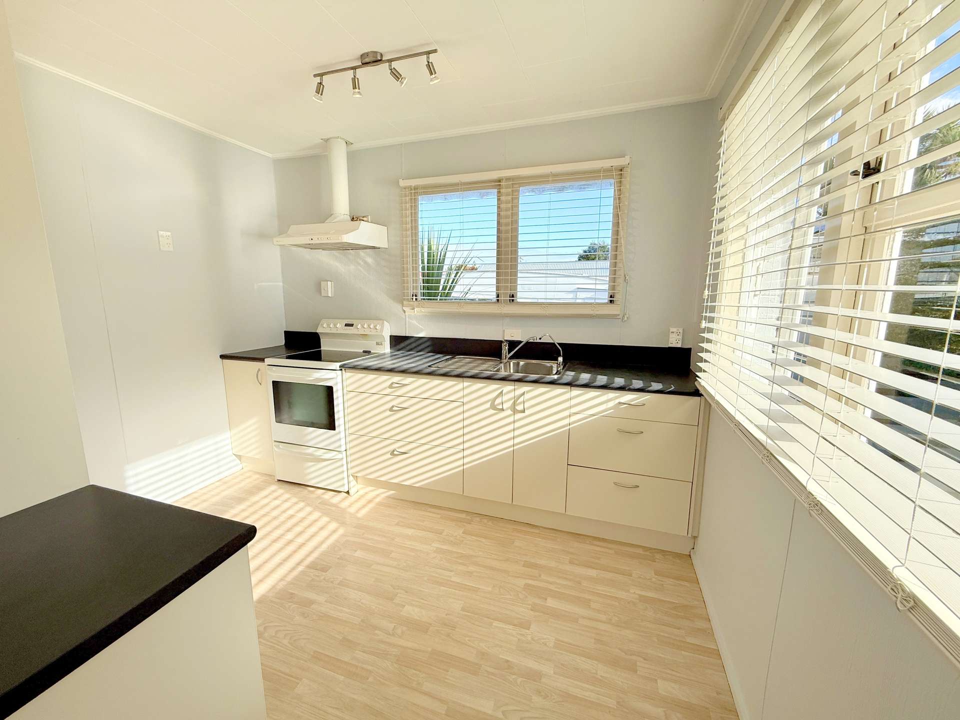 1/64 Hensley Street photo 8