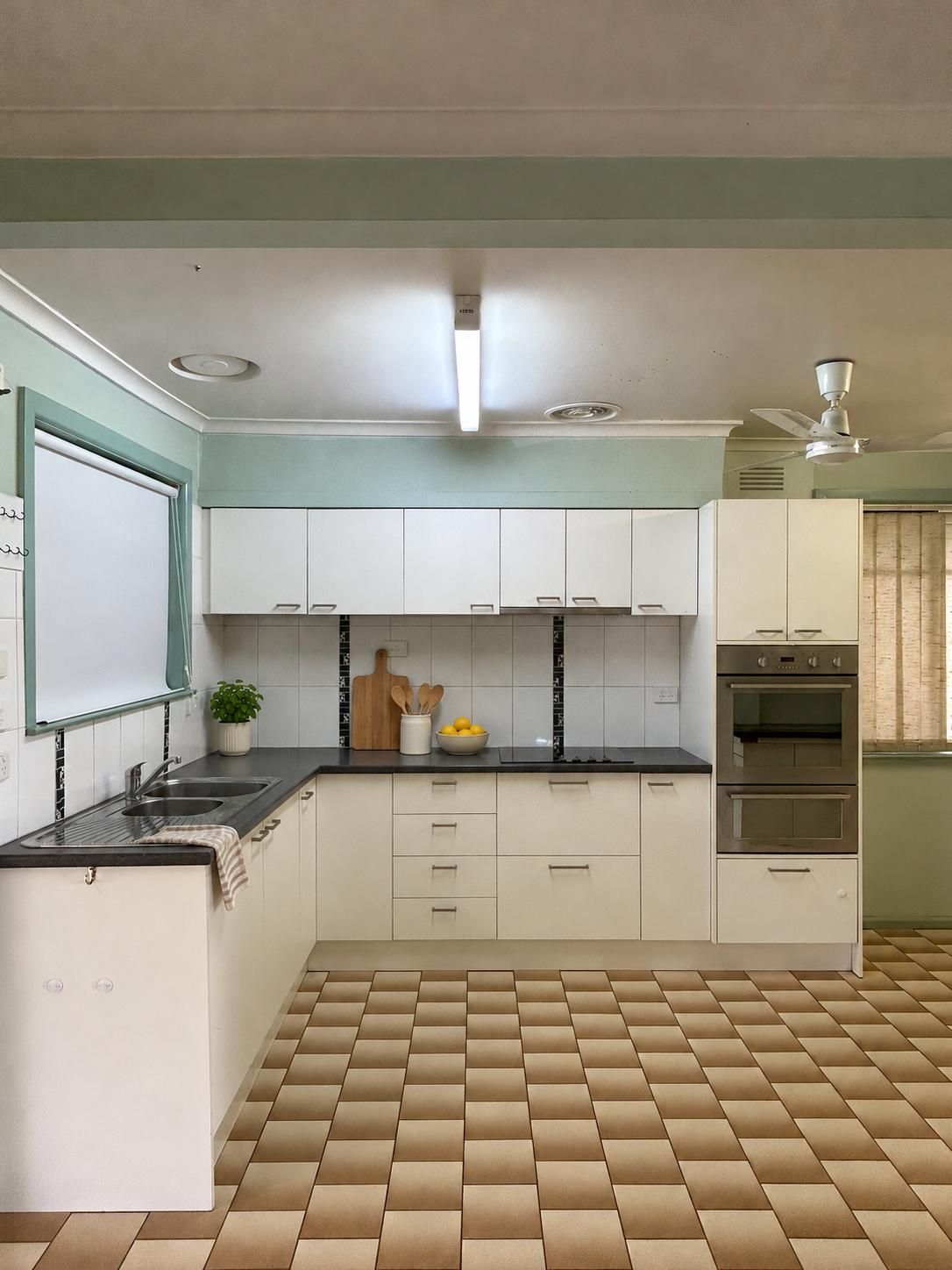 8 Elizabeth Grove — photo 6 of 10
