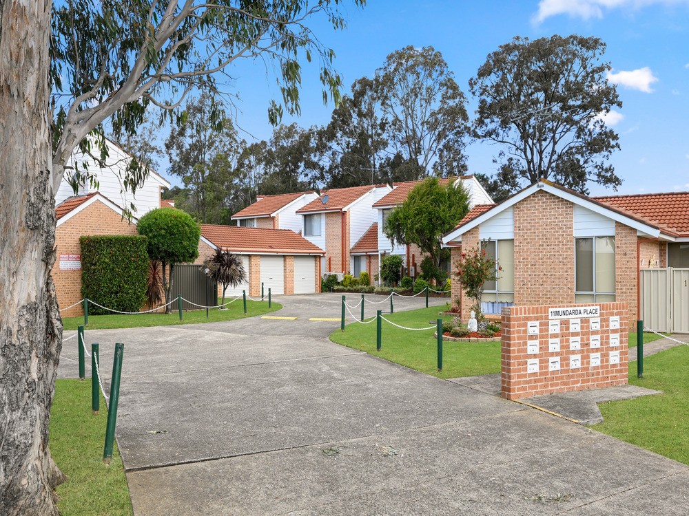 13/11 Mundarda Place, St Helens Park, NSW 2560