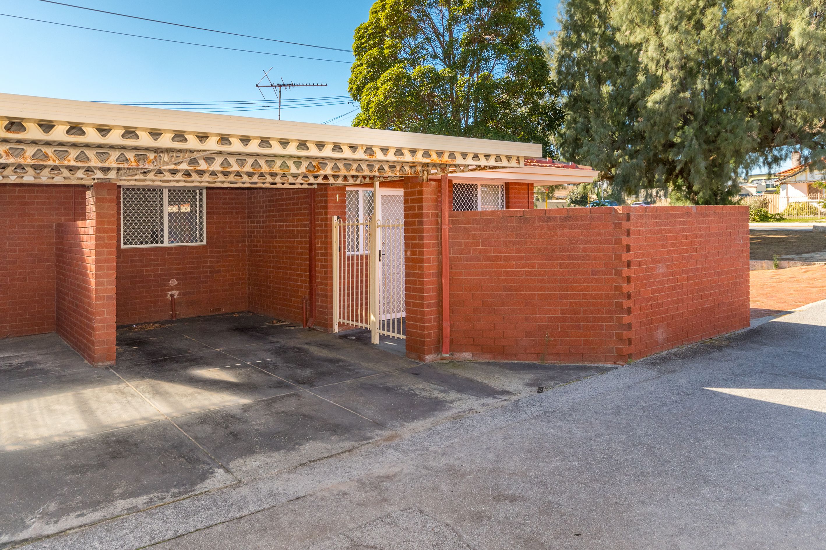 1/121 Edward Street — photo 17 of 17