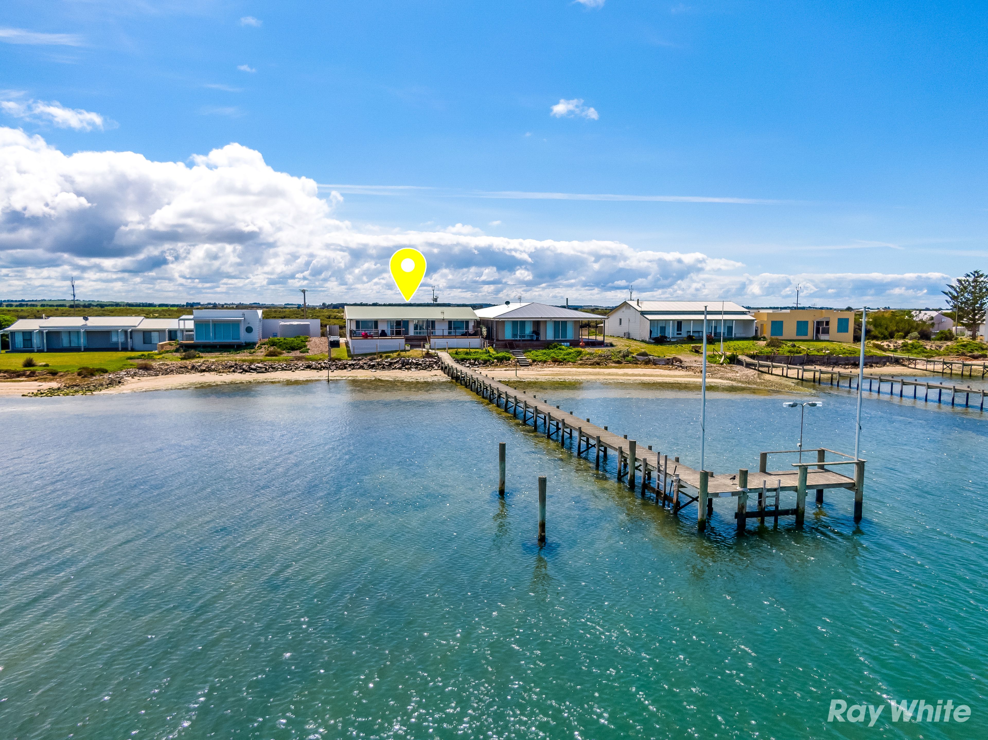 35 GOOLWA CHANNEL Drive, Hindmarsh Island SA 5214