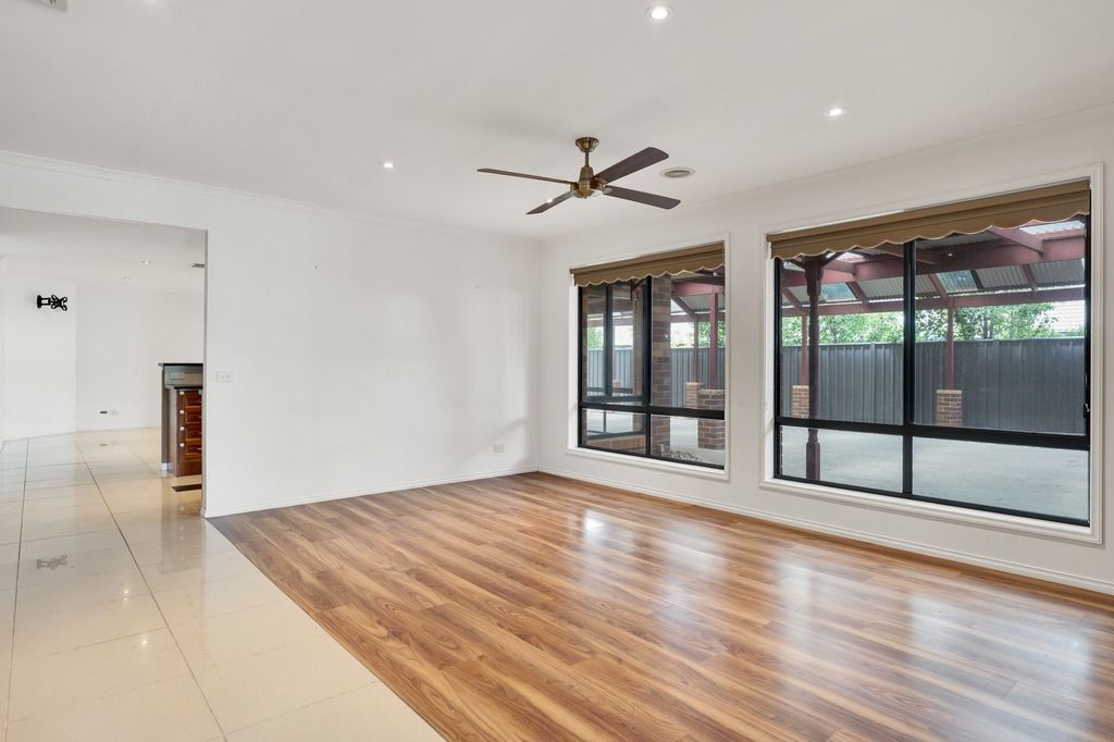 11 Buloke Avenue, Manor Lakes, VIC 3024