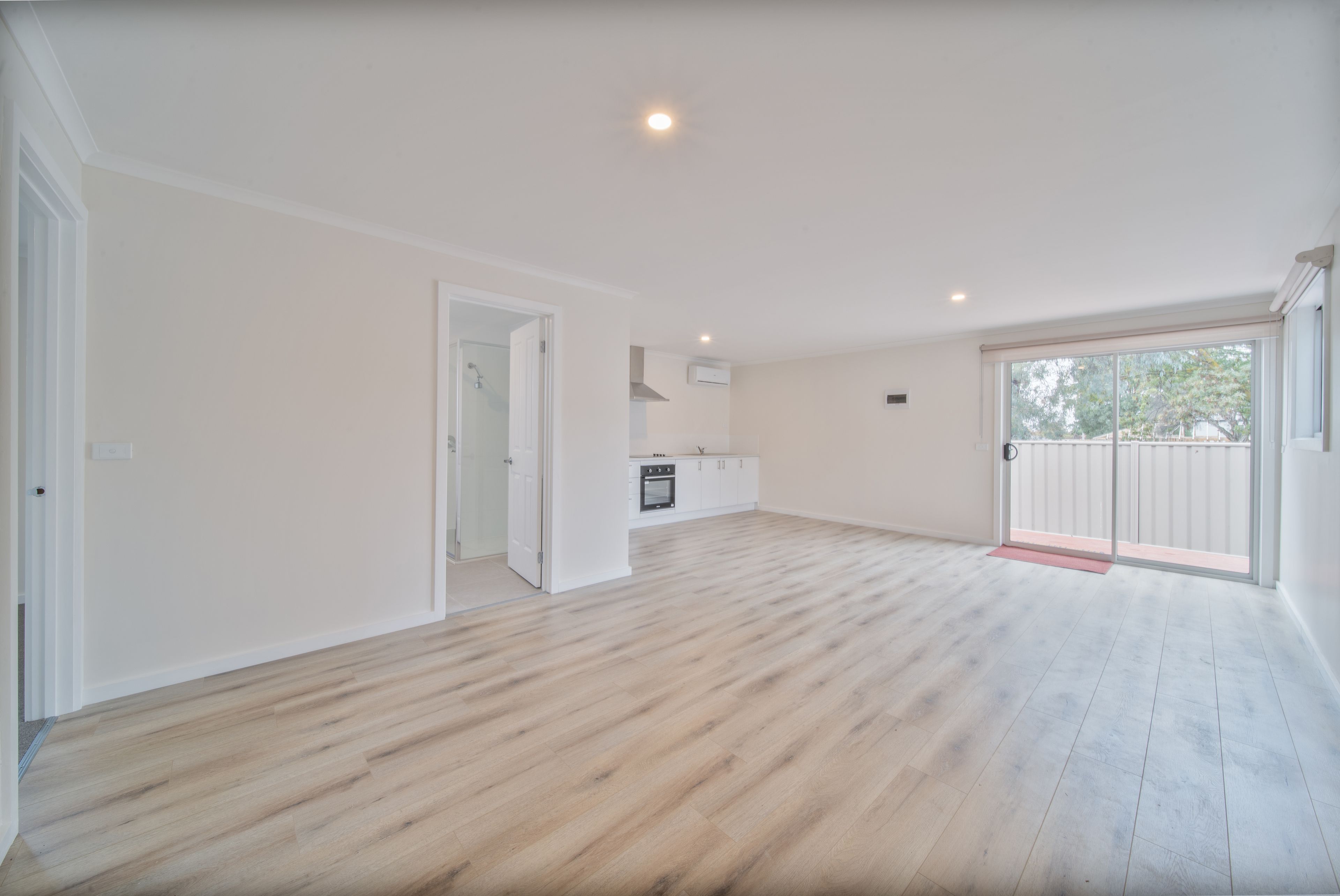 13A Churchill Avenue — photo 3 of 6
