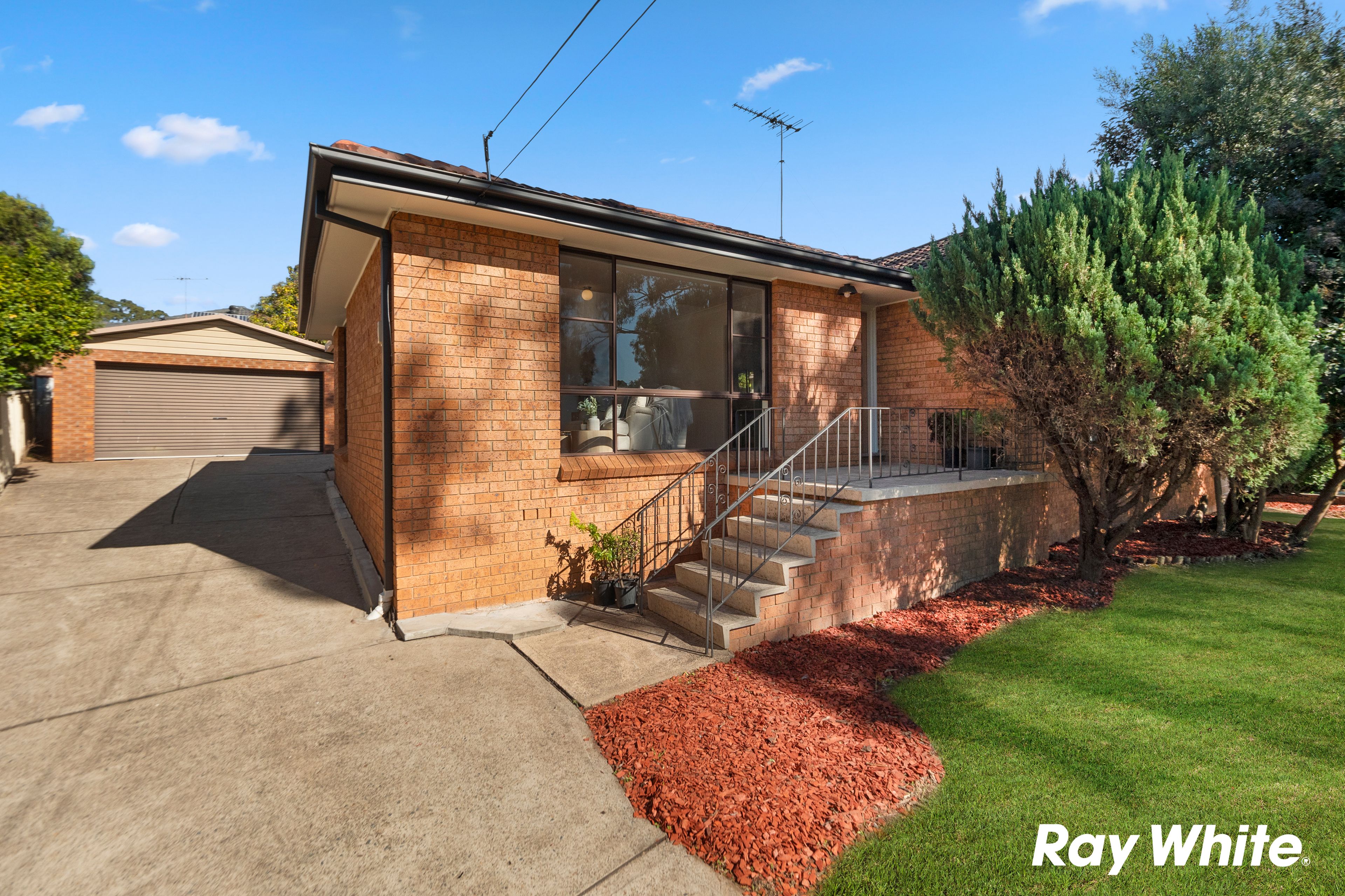 11 Kolodong Drive, Quakers Hill NSW 2763