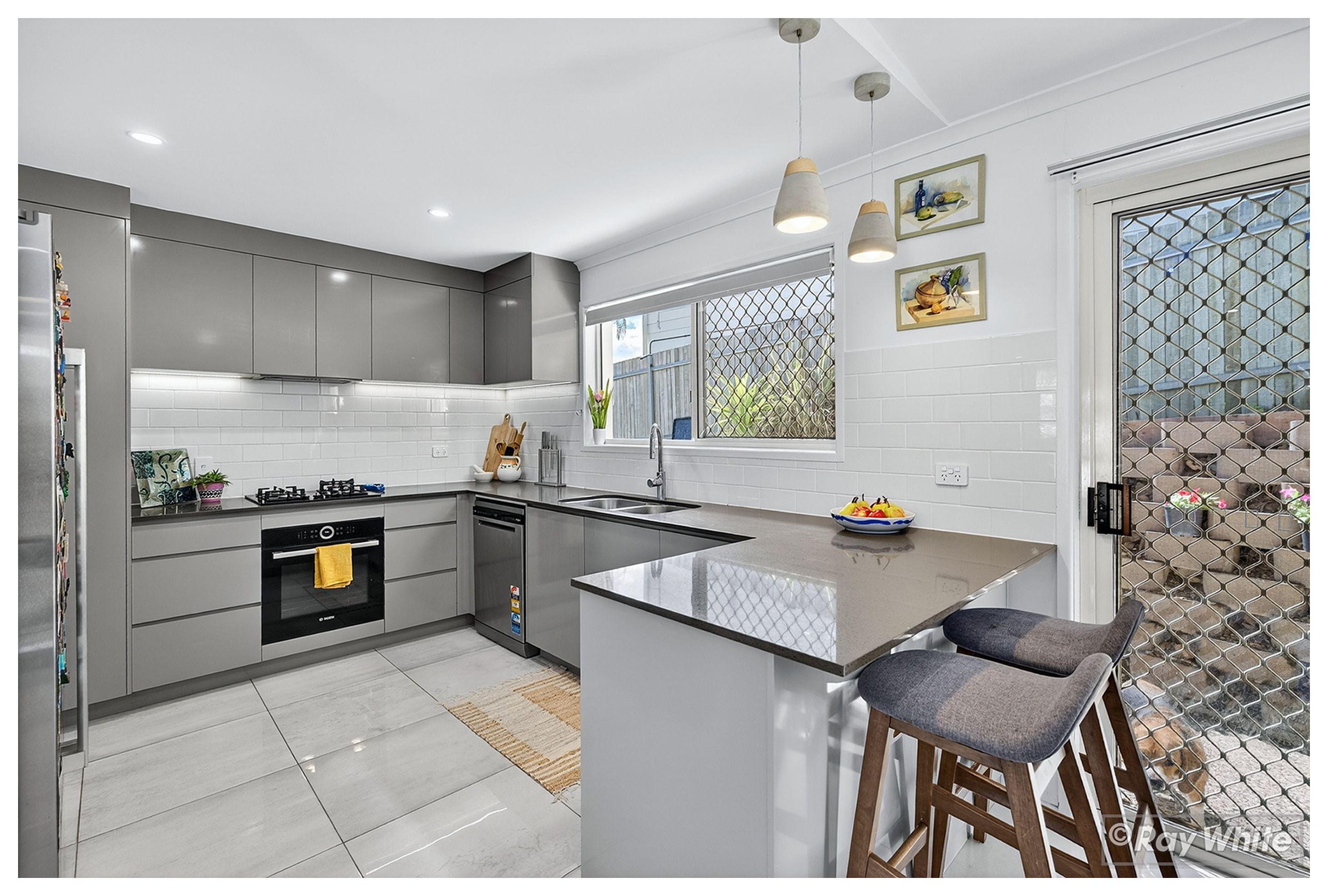 17 Jeffries Street, The Range, QLD 4700