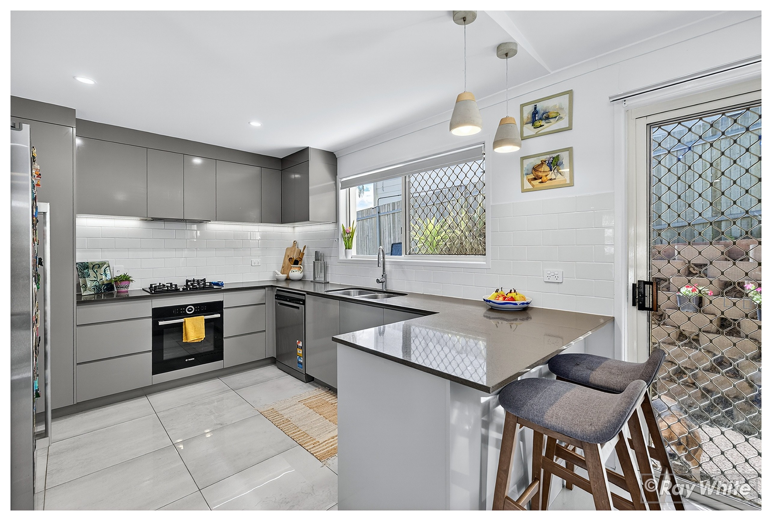 17 Jeffries Street, The Range, QLD 4700