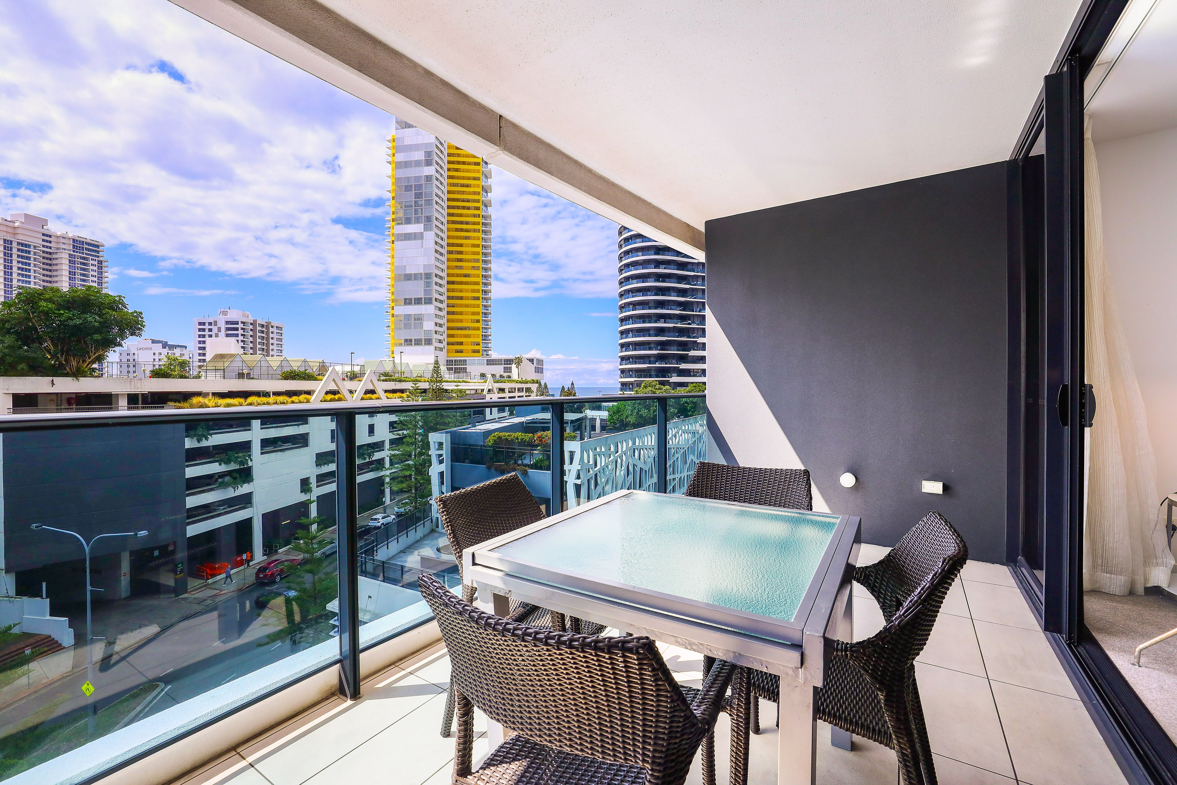 20504/21 Elizabeth Avenue 'The Oracle', Broadbeach, QLD 4218