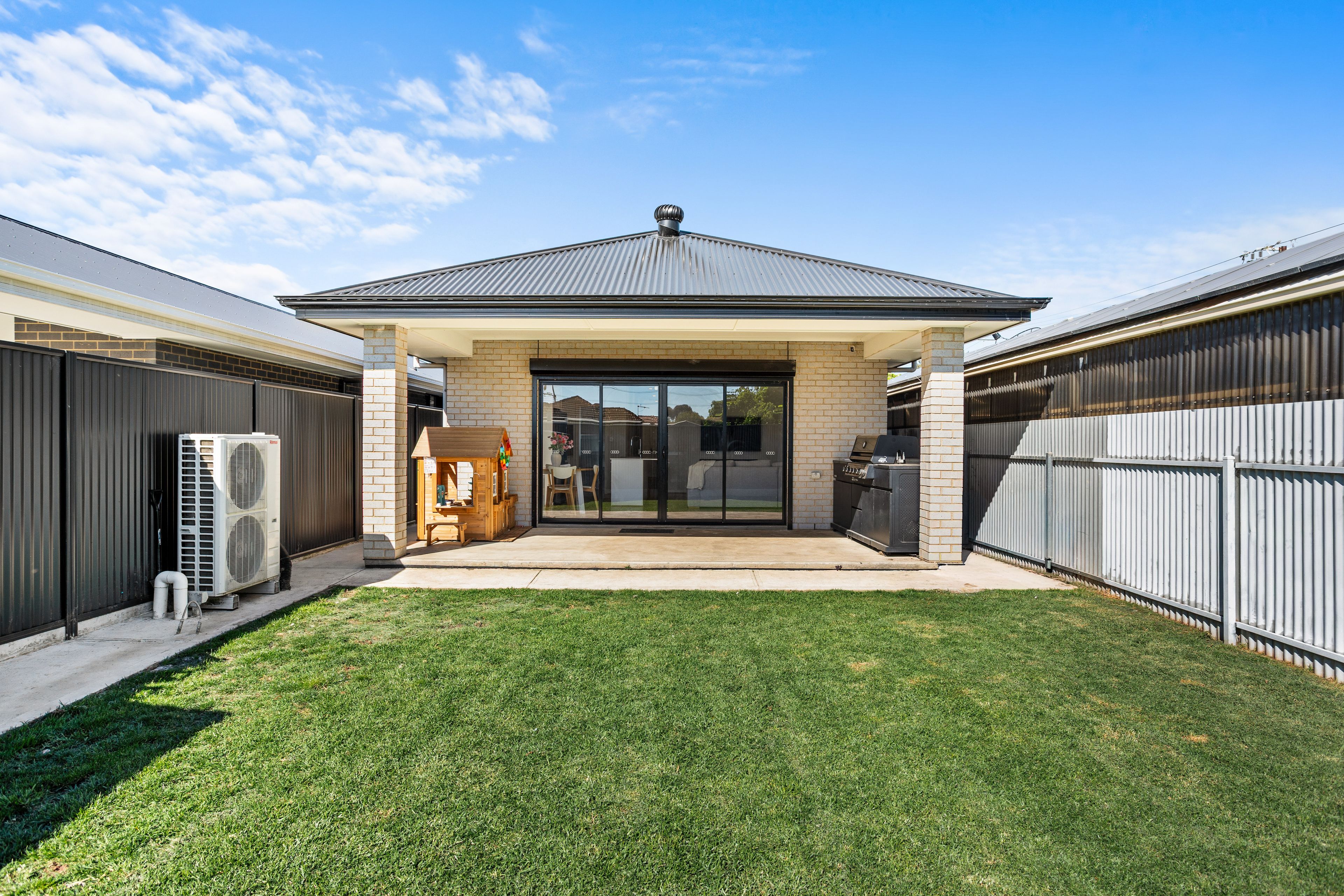 43A Richard Street — photo 16 of 17