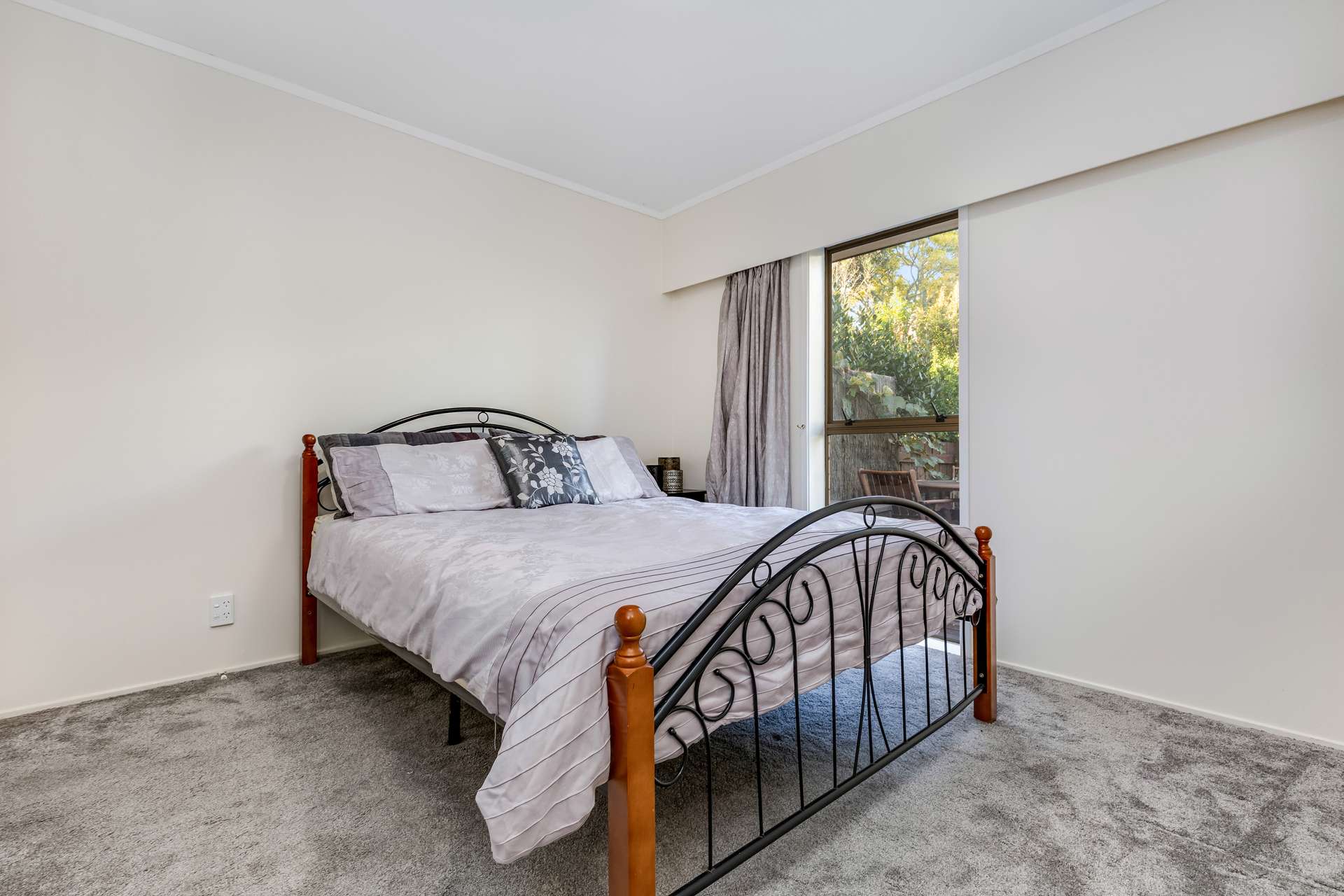 1/2 Orewa Street photo 13