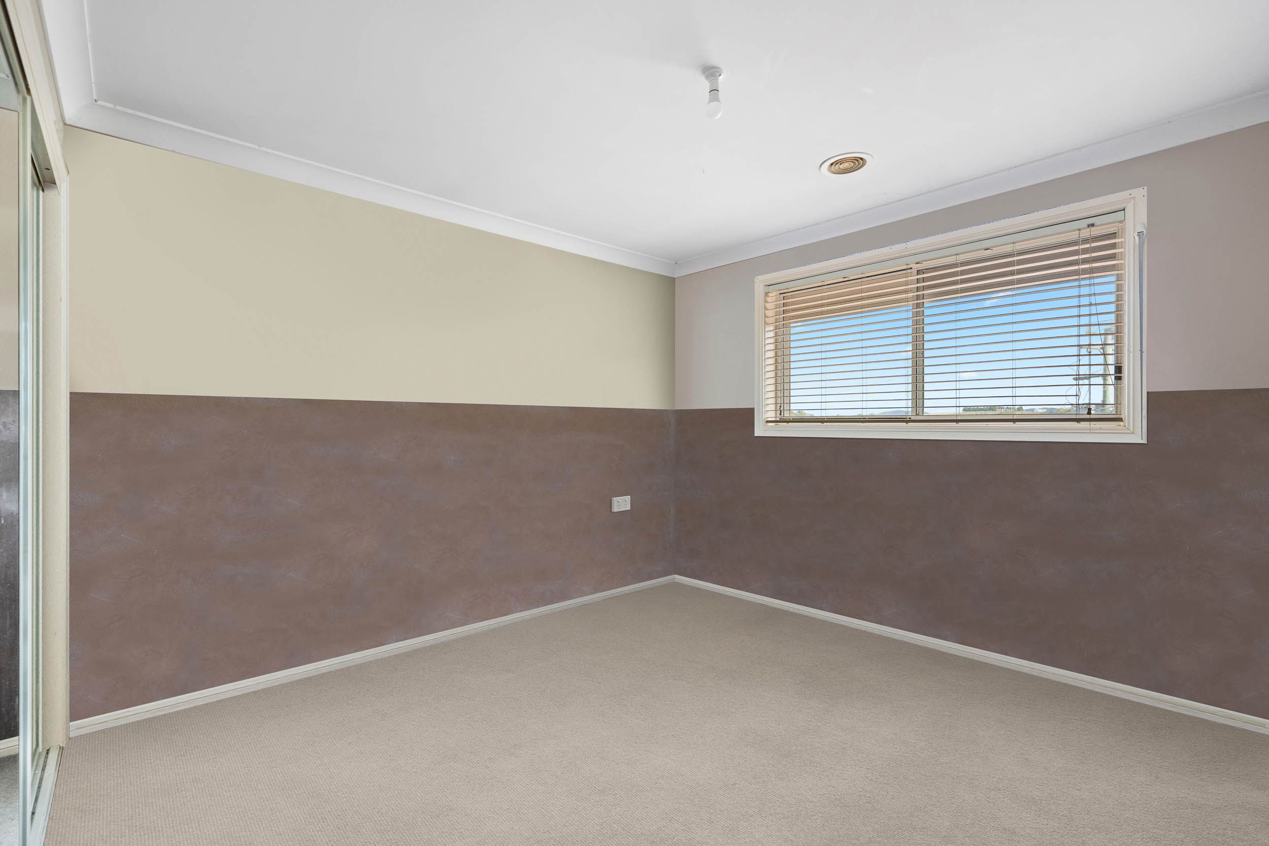 27 Amaroo Place — photo 5 of 15