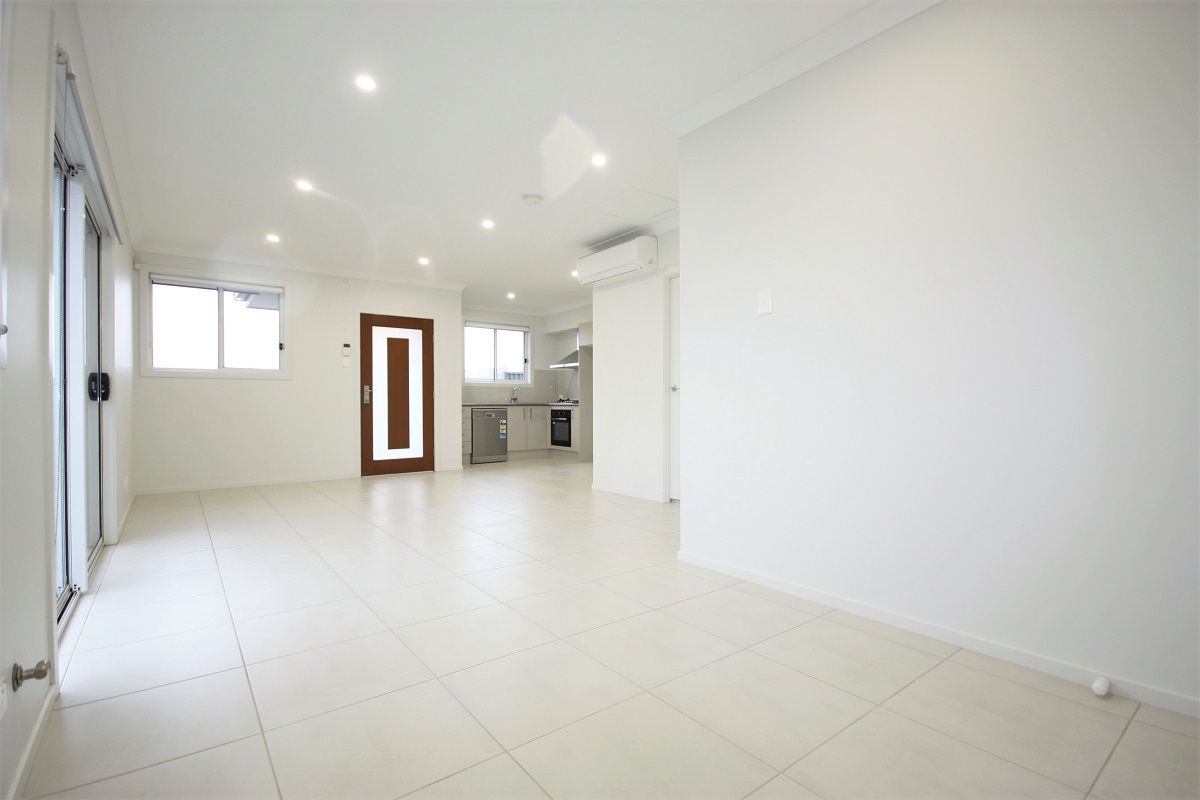 132B Hampshire Boulevard, Spring Farm, NSW 2570
