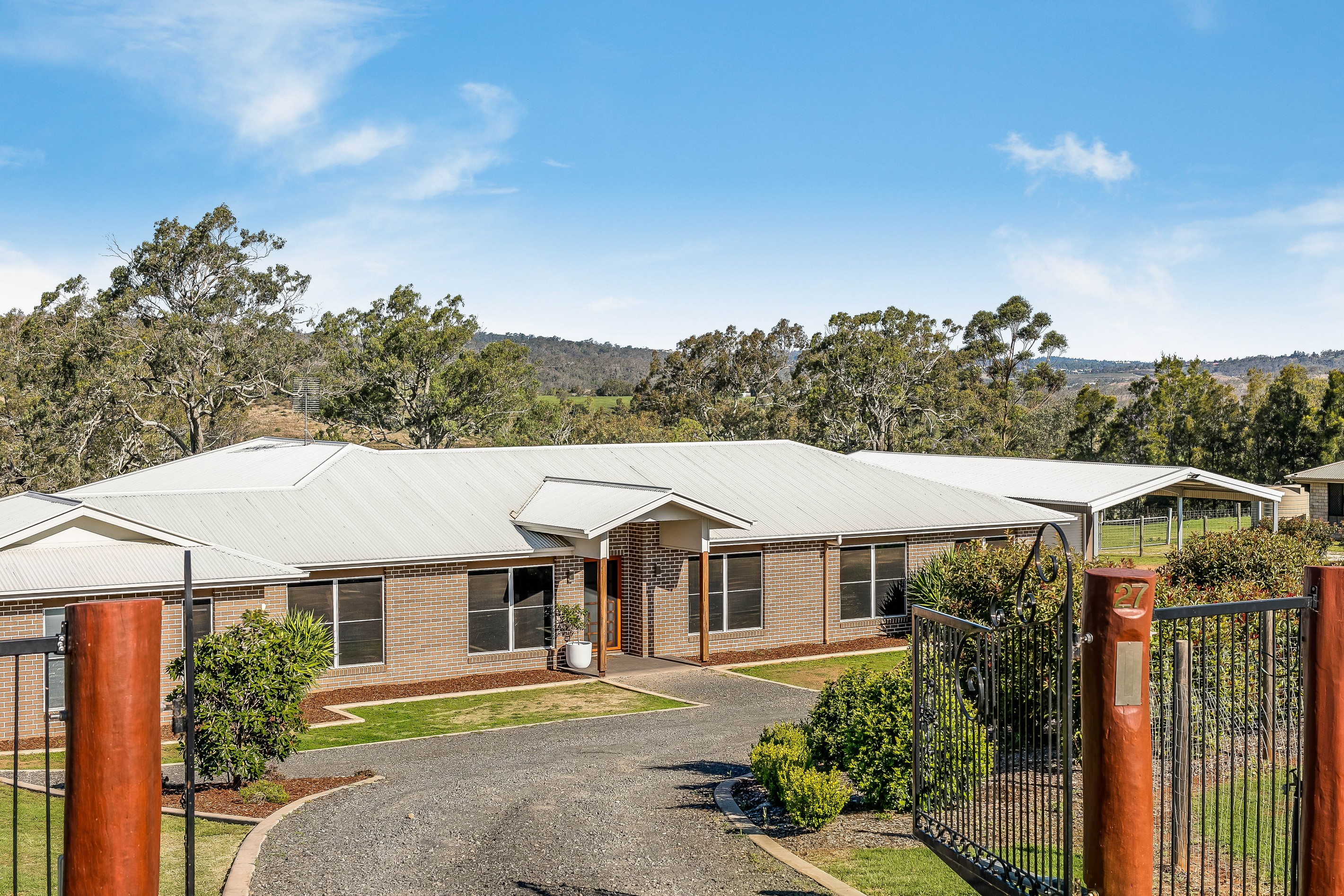 27 Colonial Drive, Gowrie Junction, QLD 4352