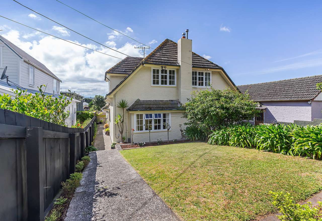 185 Sutherland Road, Lyall Bay, Wellington City Real Estate Ray