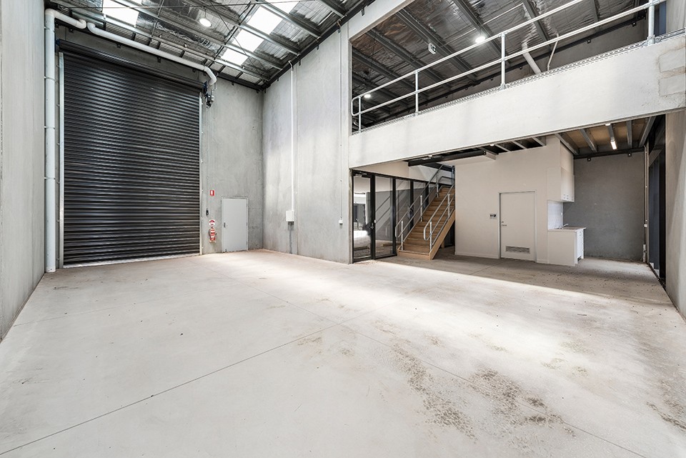 2/1 Millers Road, Brooklyn, VIC 3012