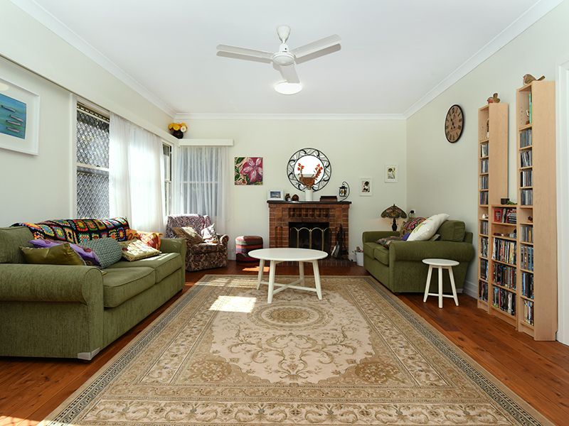 24 Lydwin Crescent, East Toowoomba, QLD 4350