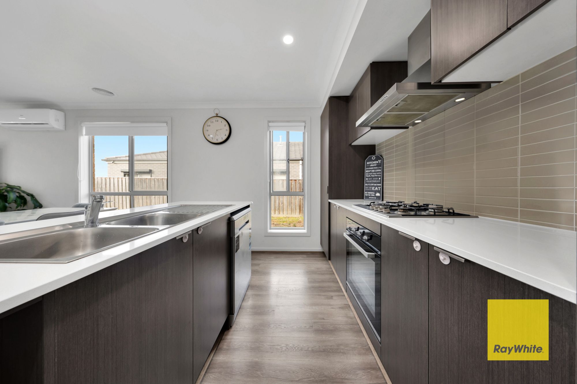 49 Cochrane Avenue — photo 8 of 16