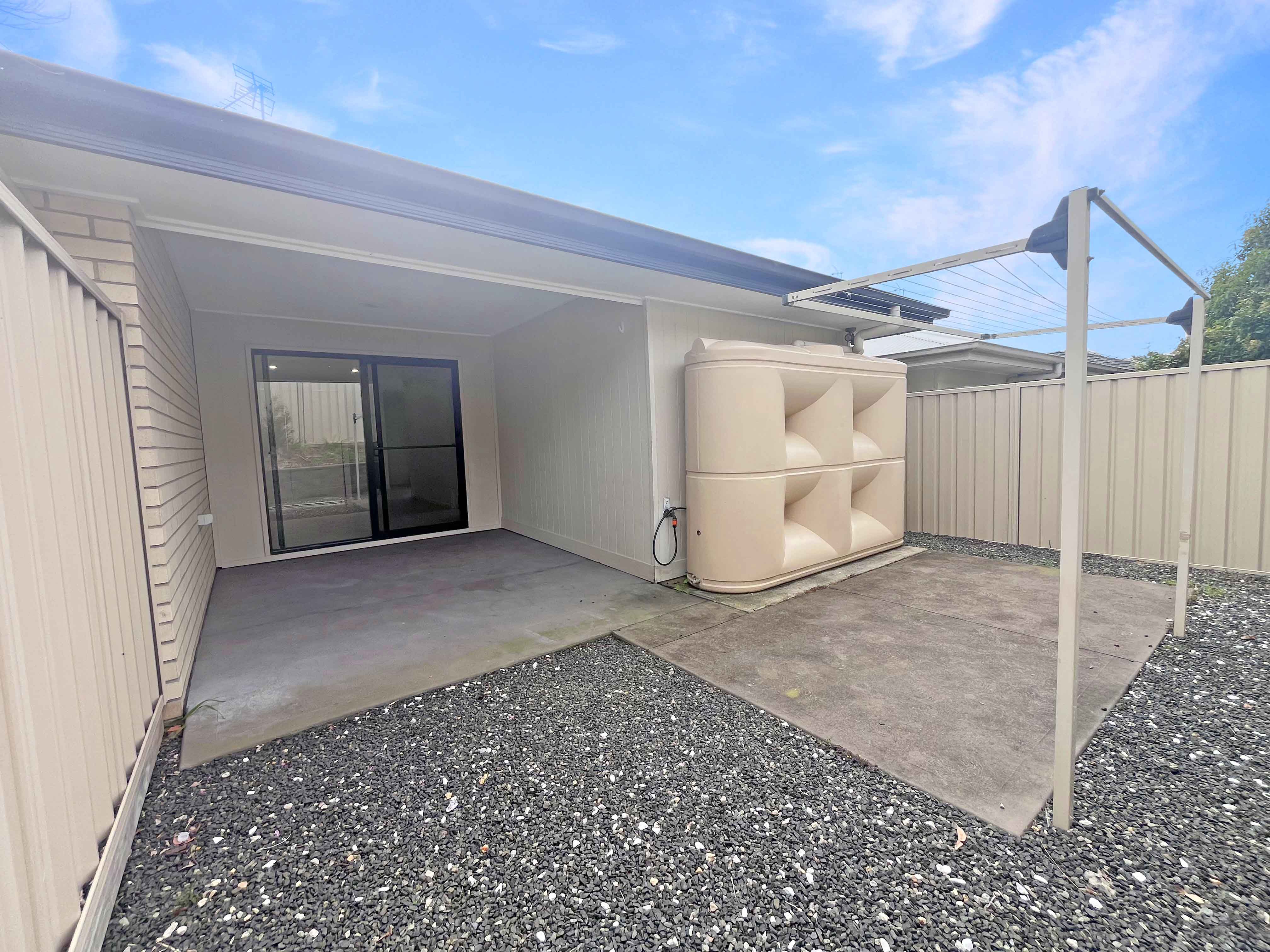 14b Mornington Circuit — photo 7 of 8