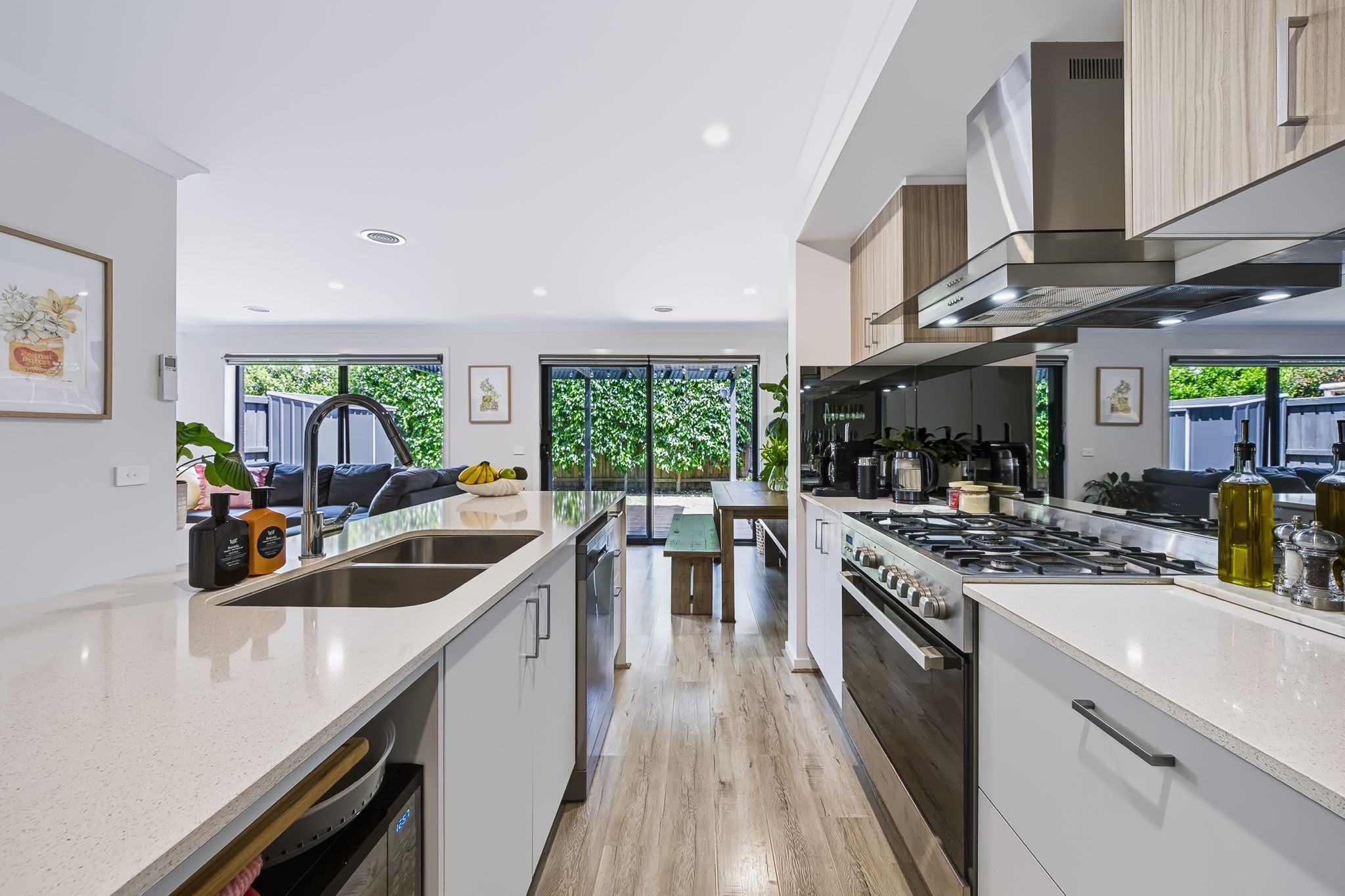 9 Venetia Way — photo 2 of 12