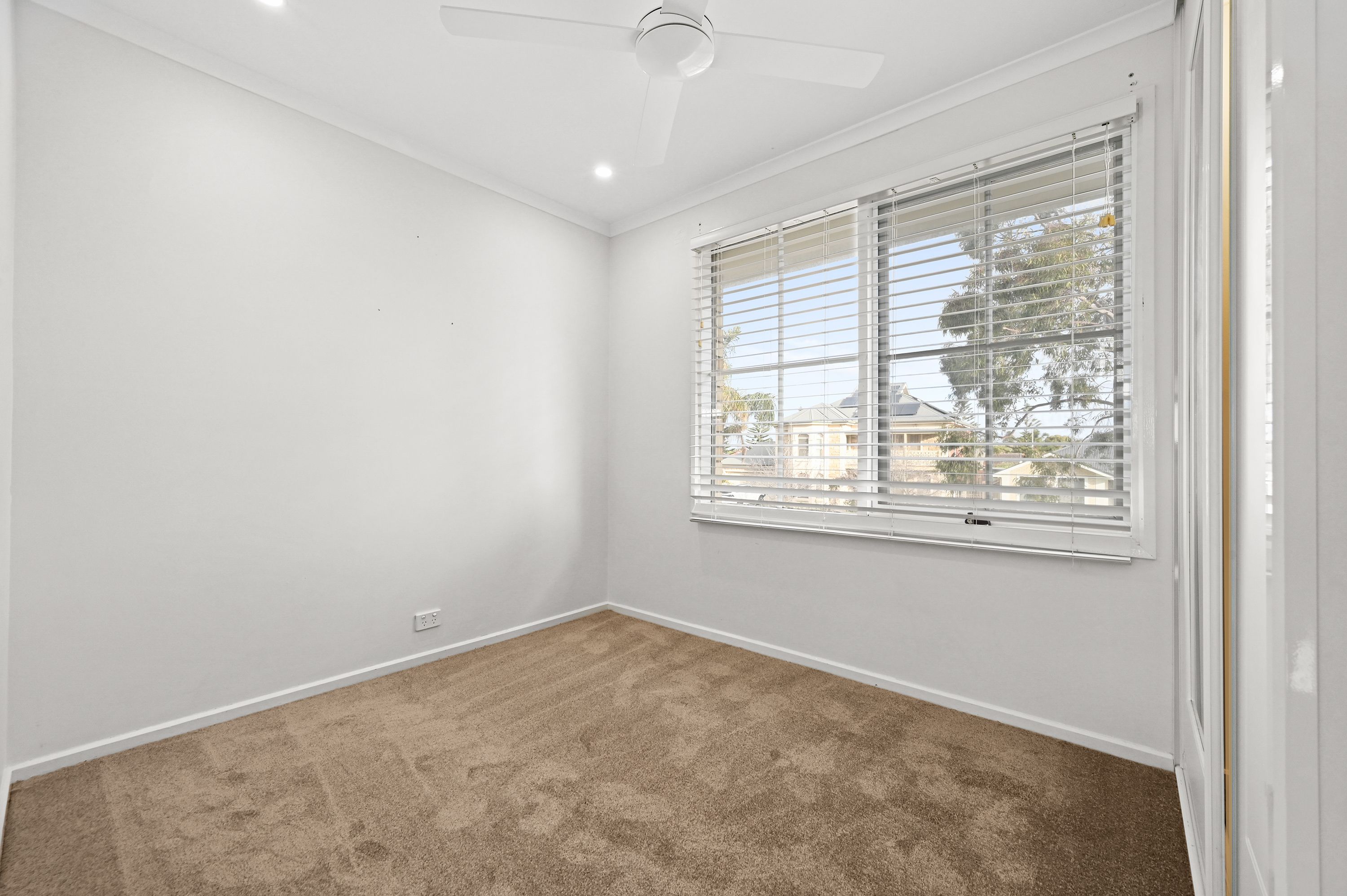 33 Seaspray Avenue — photo 13 of 24