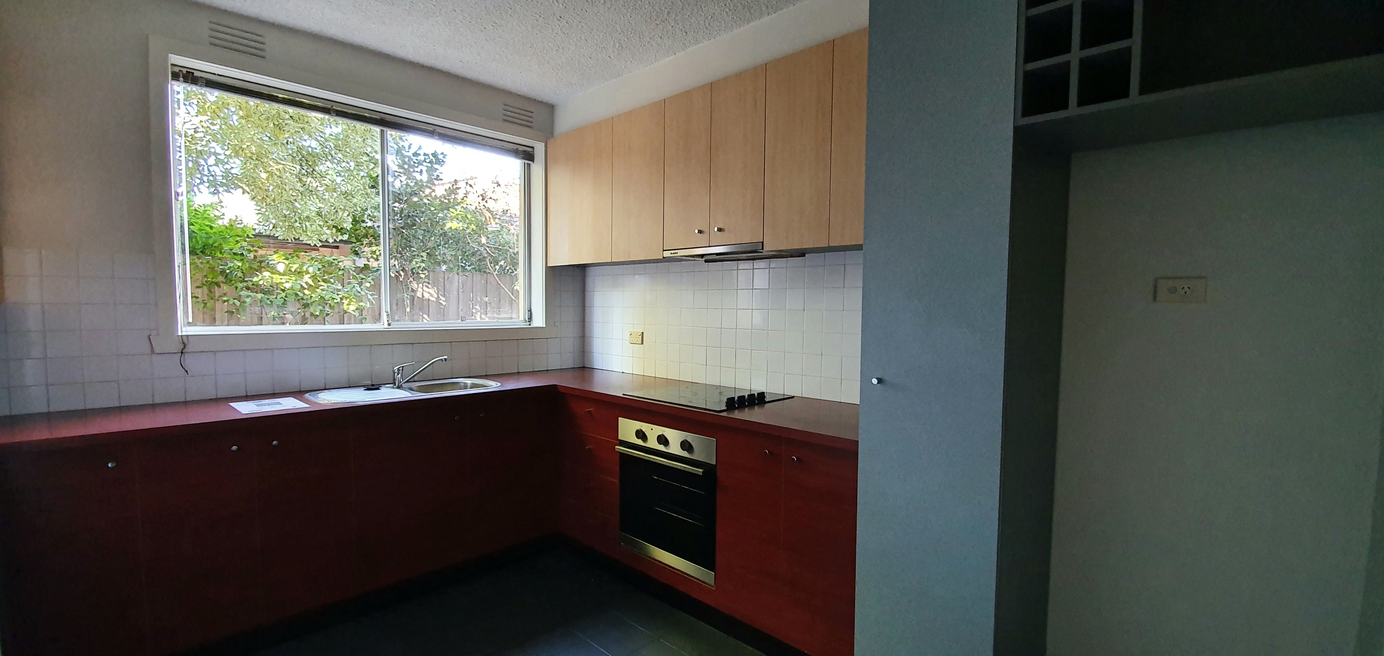 1/10 Crewe Road, Hughesdale, VIC 3166