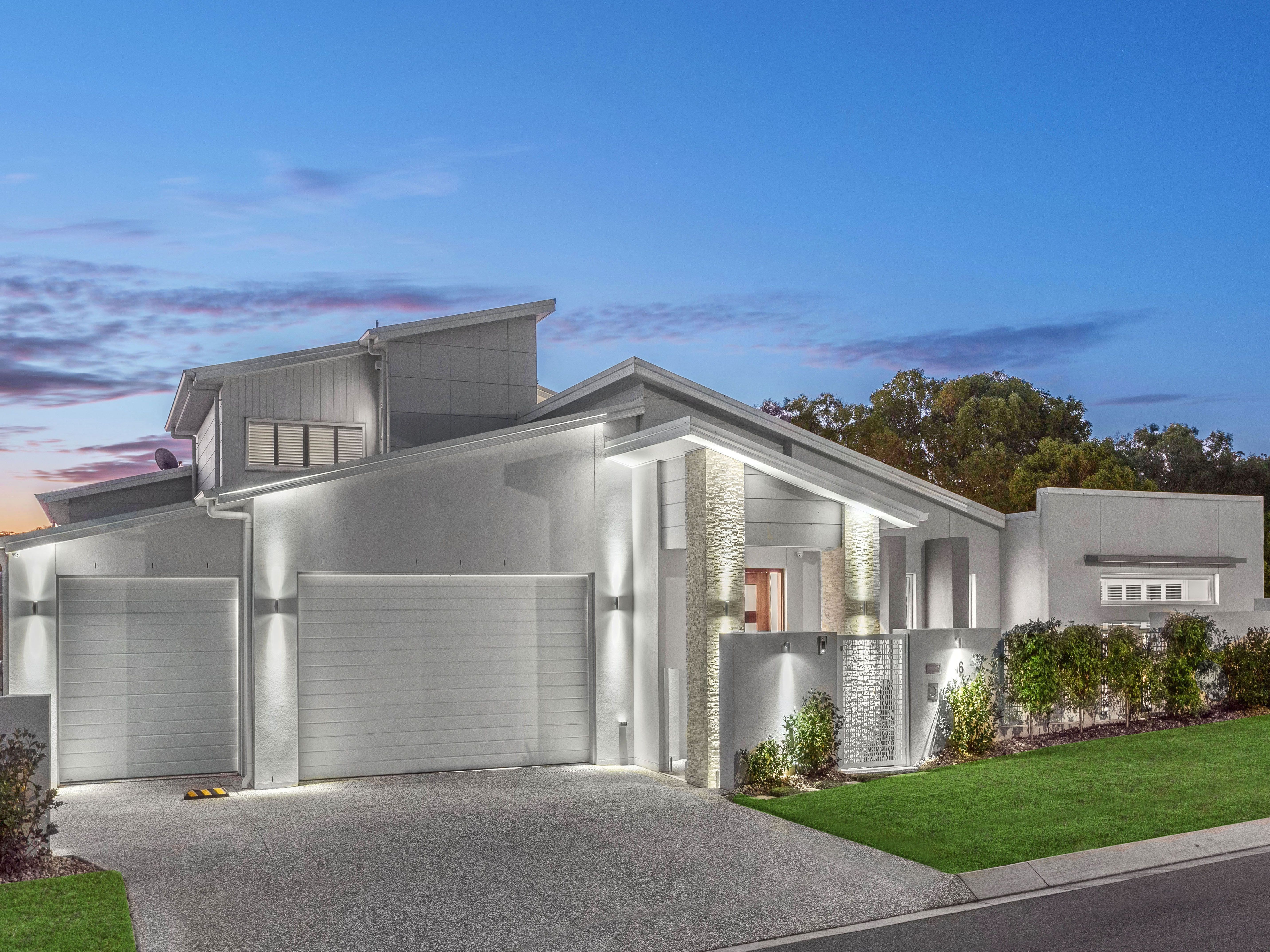 16 Skyline Crescent, Carindale QLD 4152