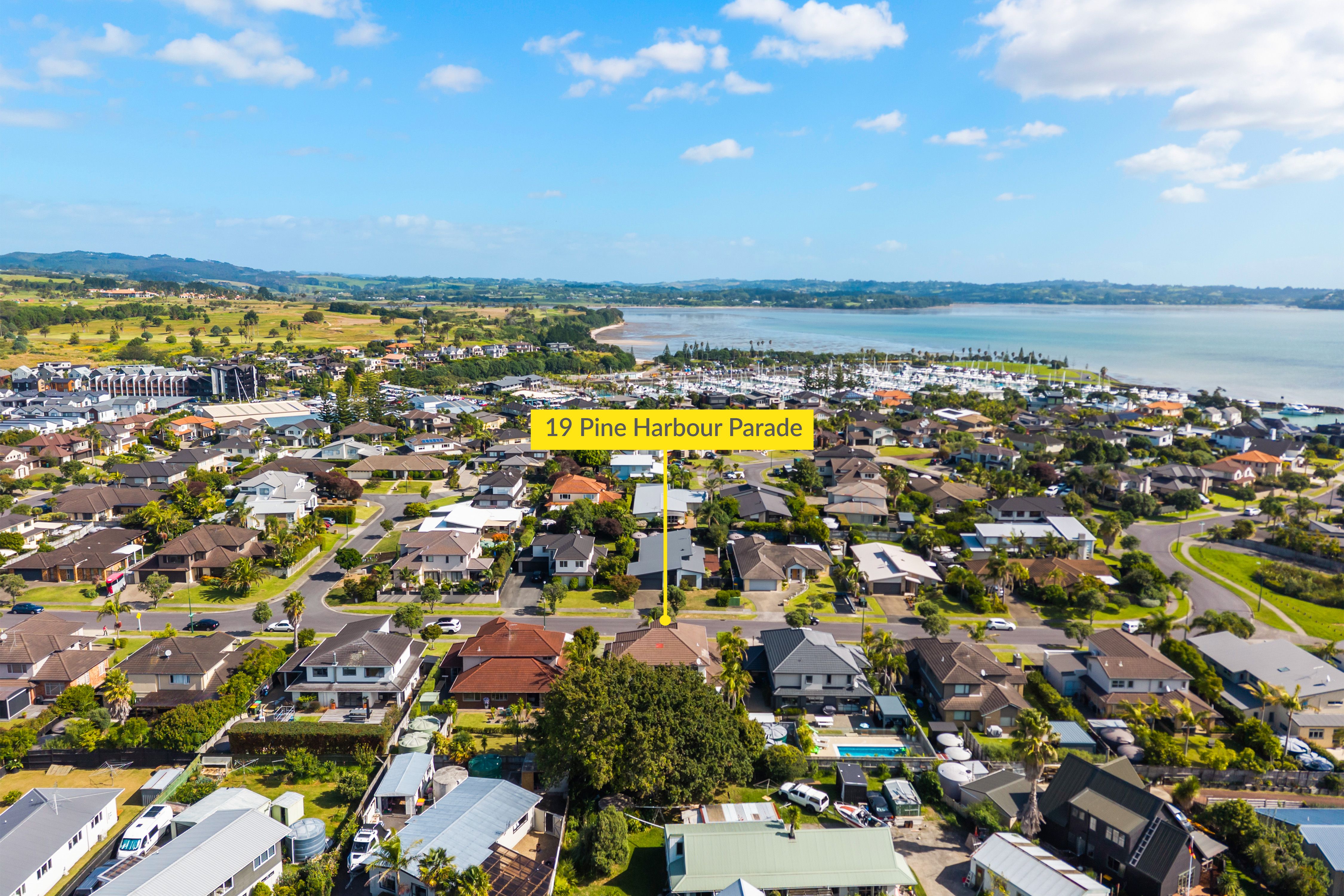 19 Pine Harbour Parade, Beachlands, Manukau City