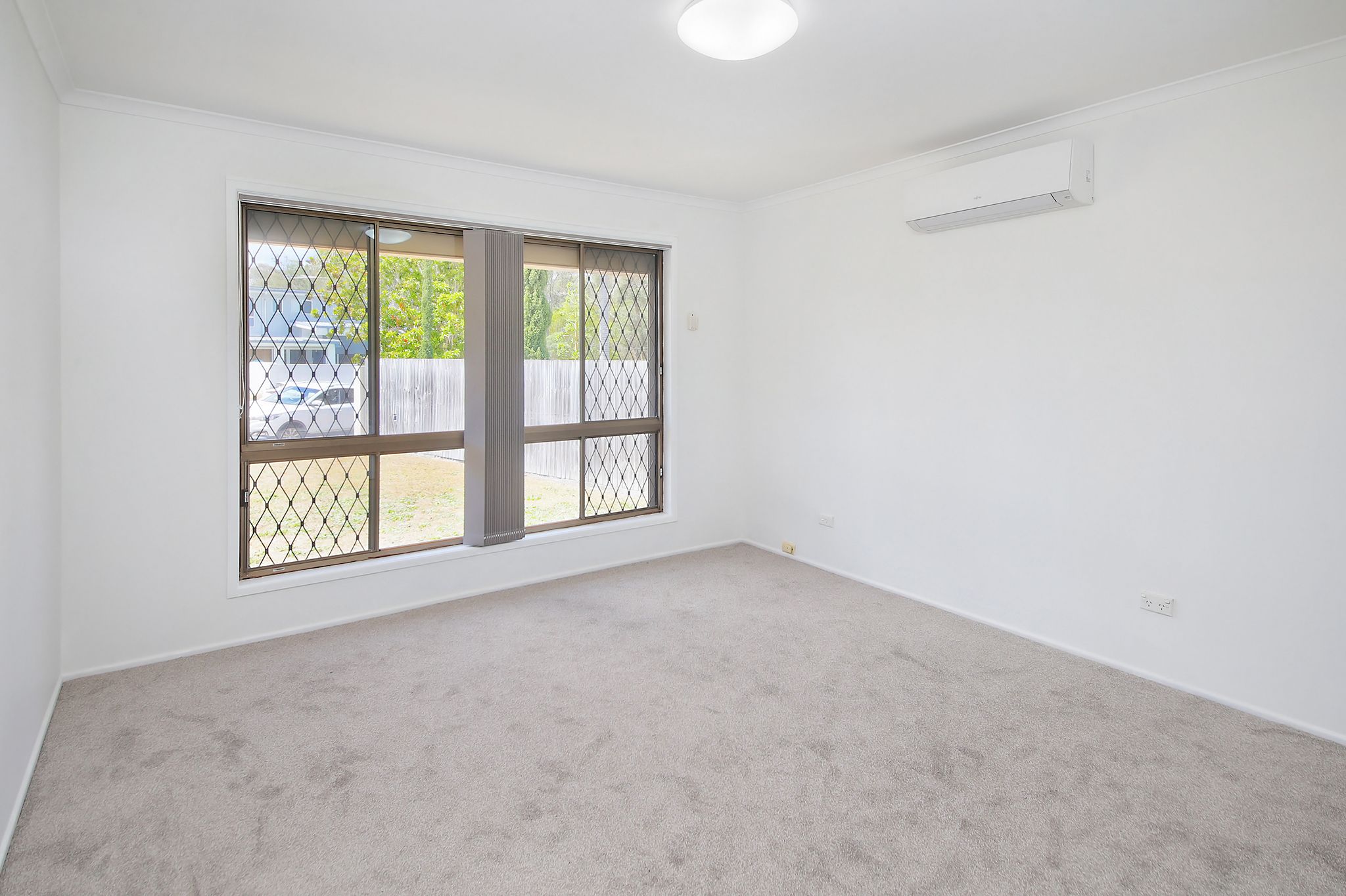 4 Wendy Place — photo 2 of 13