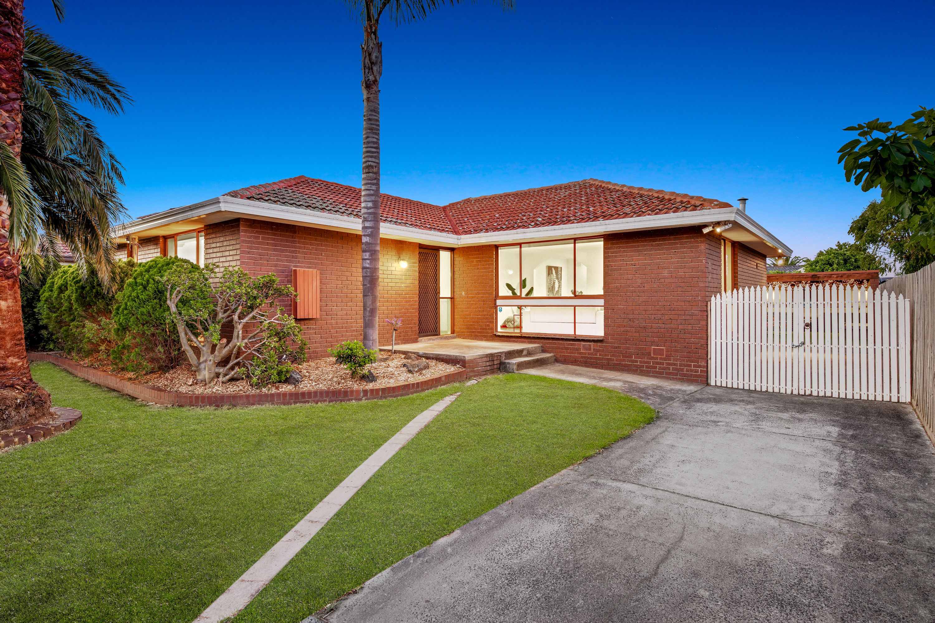 21 Gladeswood Drive — photo from Ray White Judd White Group - Glen Waverley