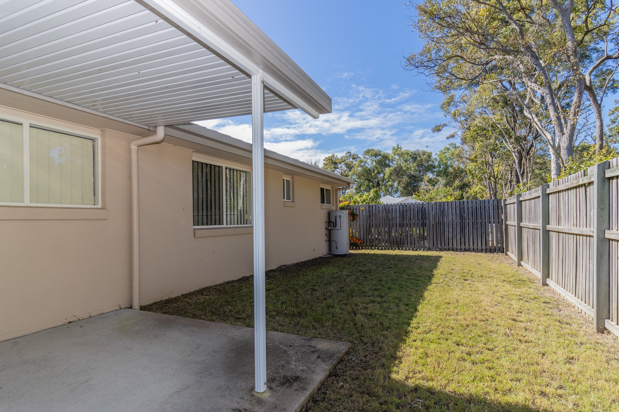 2/5 Daintree Drive, Urangan, QLD 4655