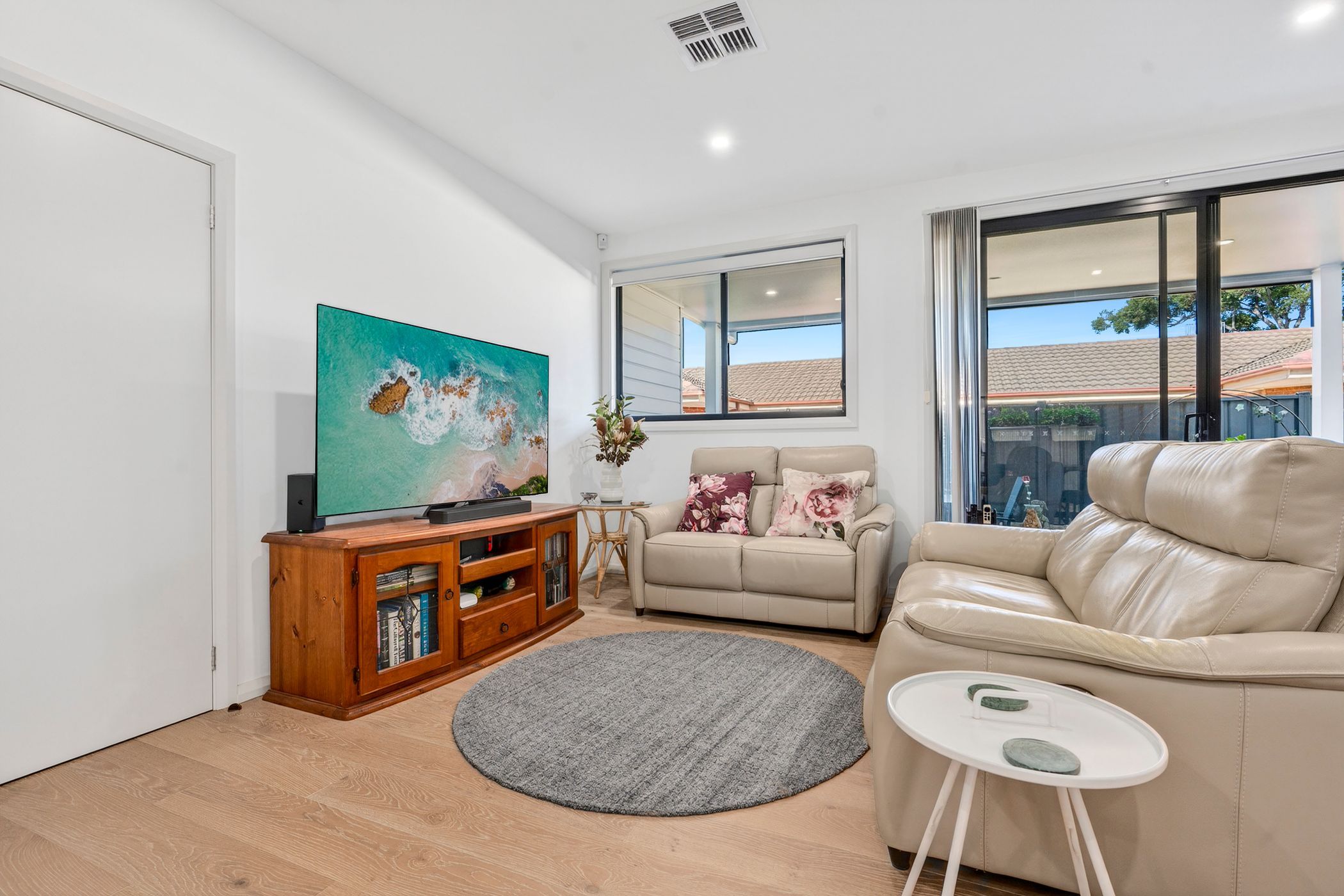 2/125 Bourke Road — photo 4 of 16
