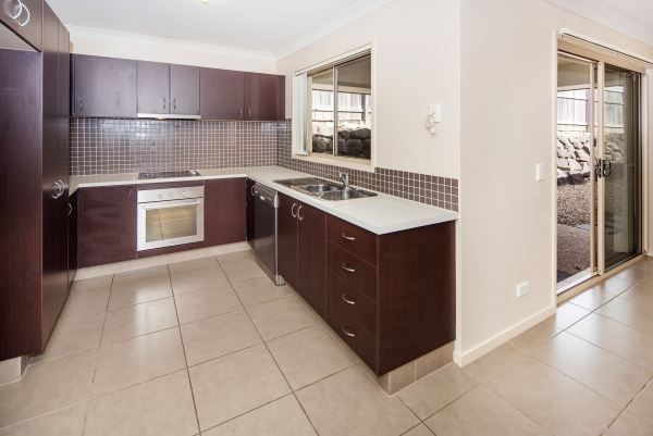 61 Woodlands Boulevard, Waterford, QLD 4133