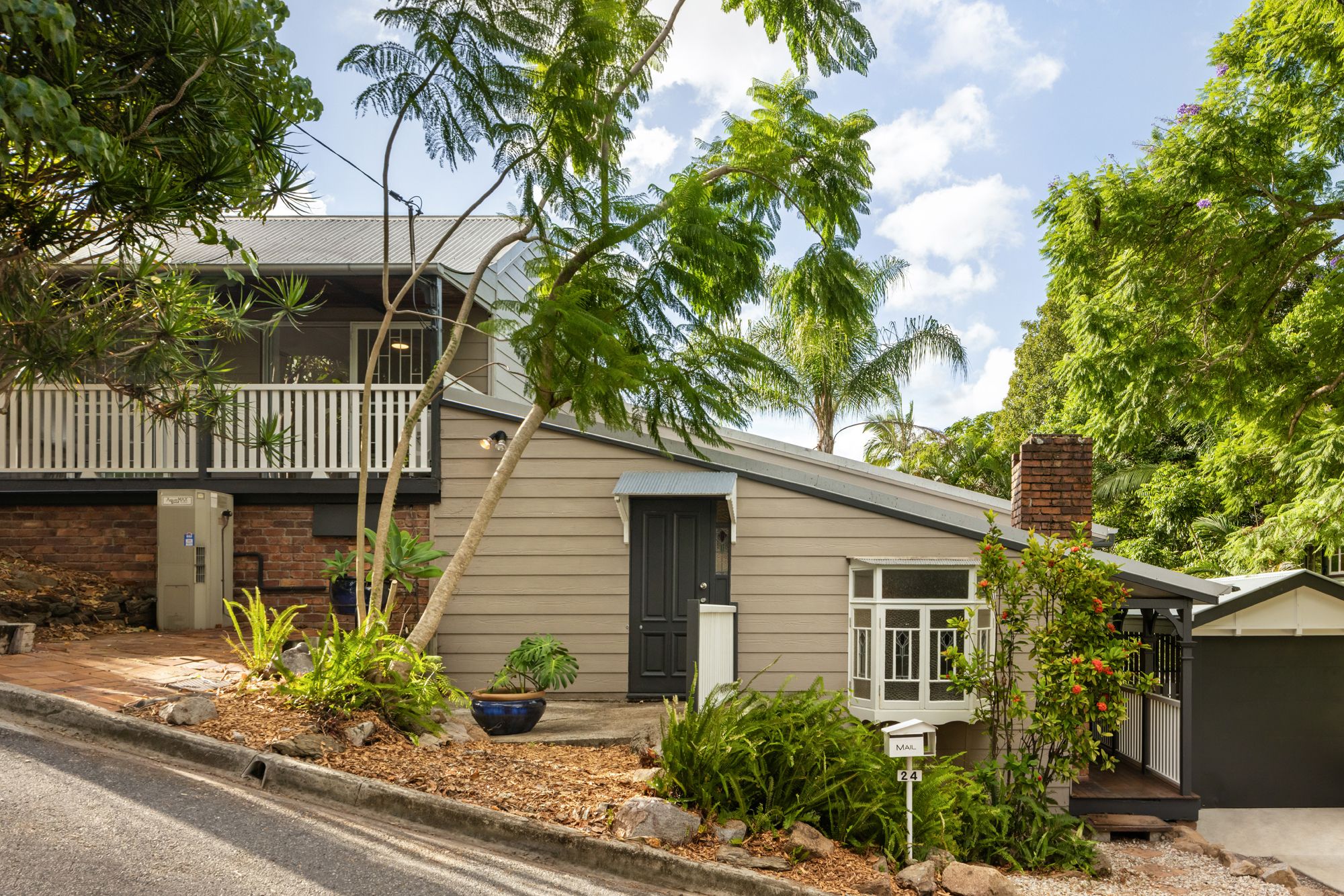 24 Pleasant Street, Red Hill, QLD 4059