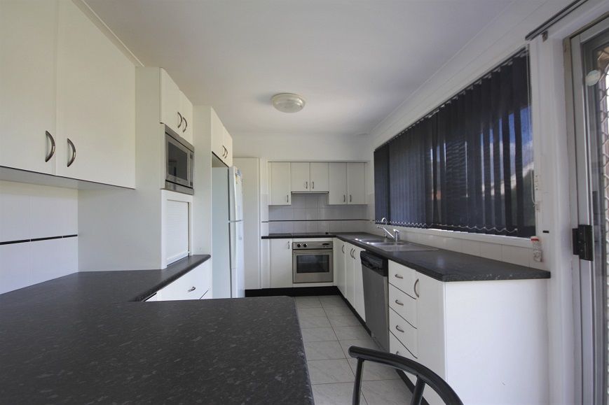 4 Manam Place, Glenfield, NSW 2167