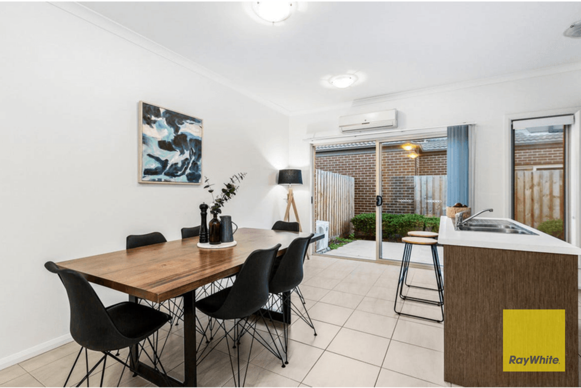 2B Corboy Close — photo 3 of 10