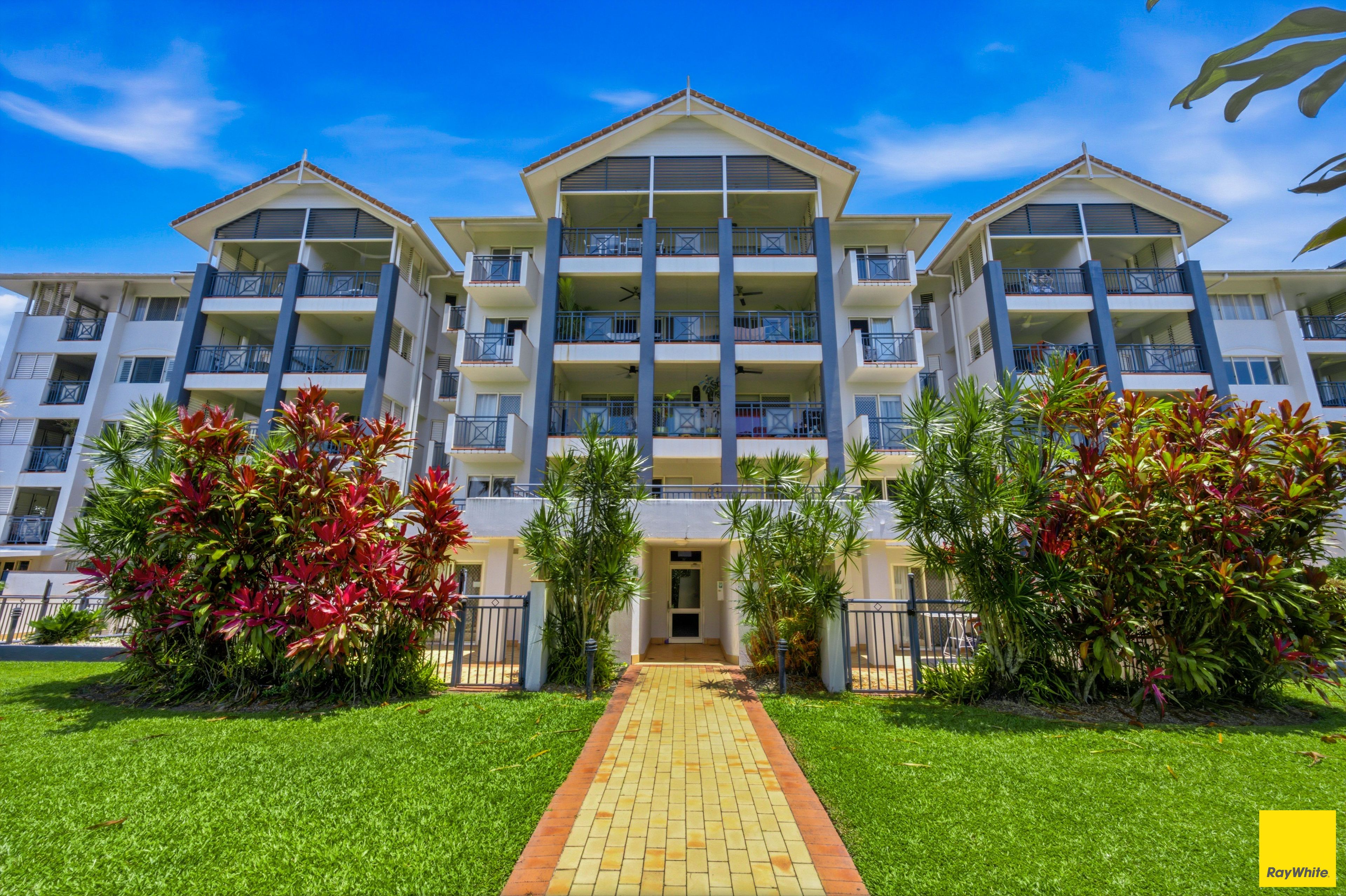 6/275-277 Esplanade — photo from Ray White Cairns