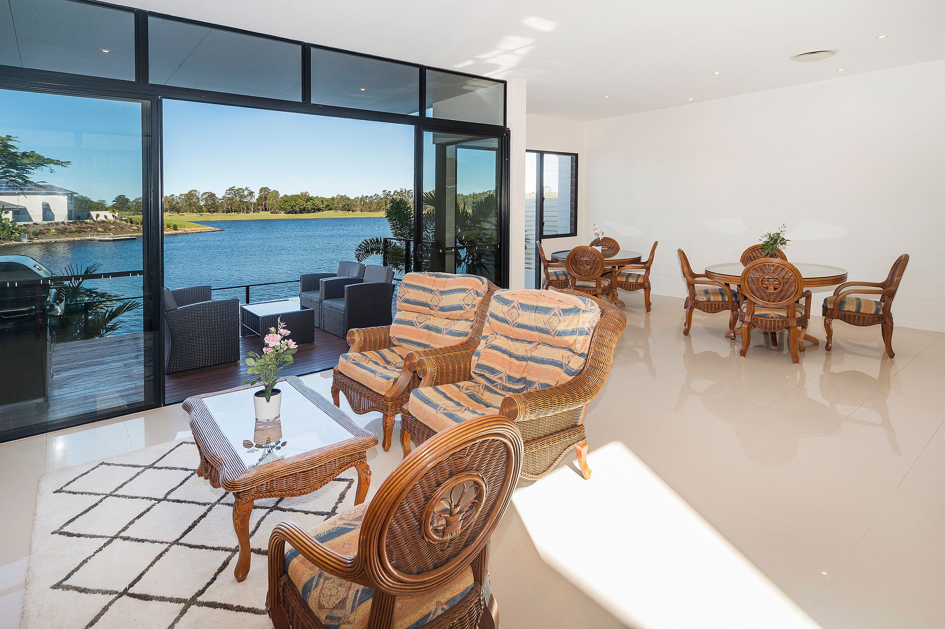 6065 Lugano Drive, Hope Island, QLD 4212
