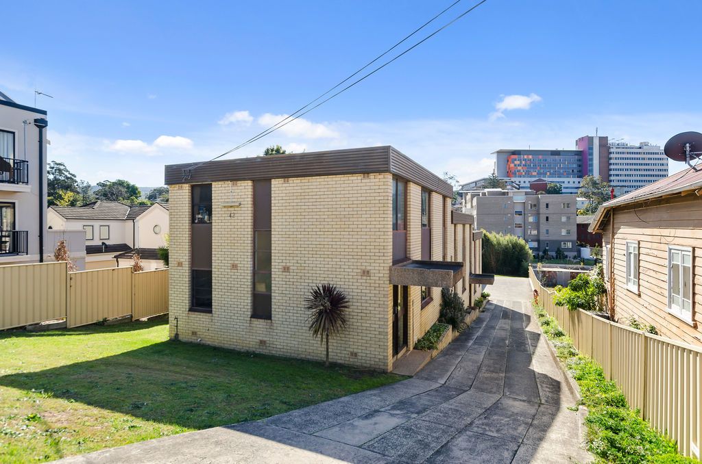 42 Rowland Avenue, Wollongong NSW 2500