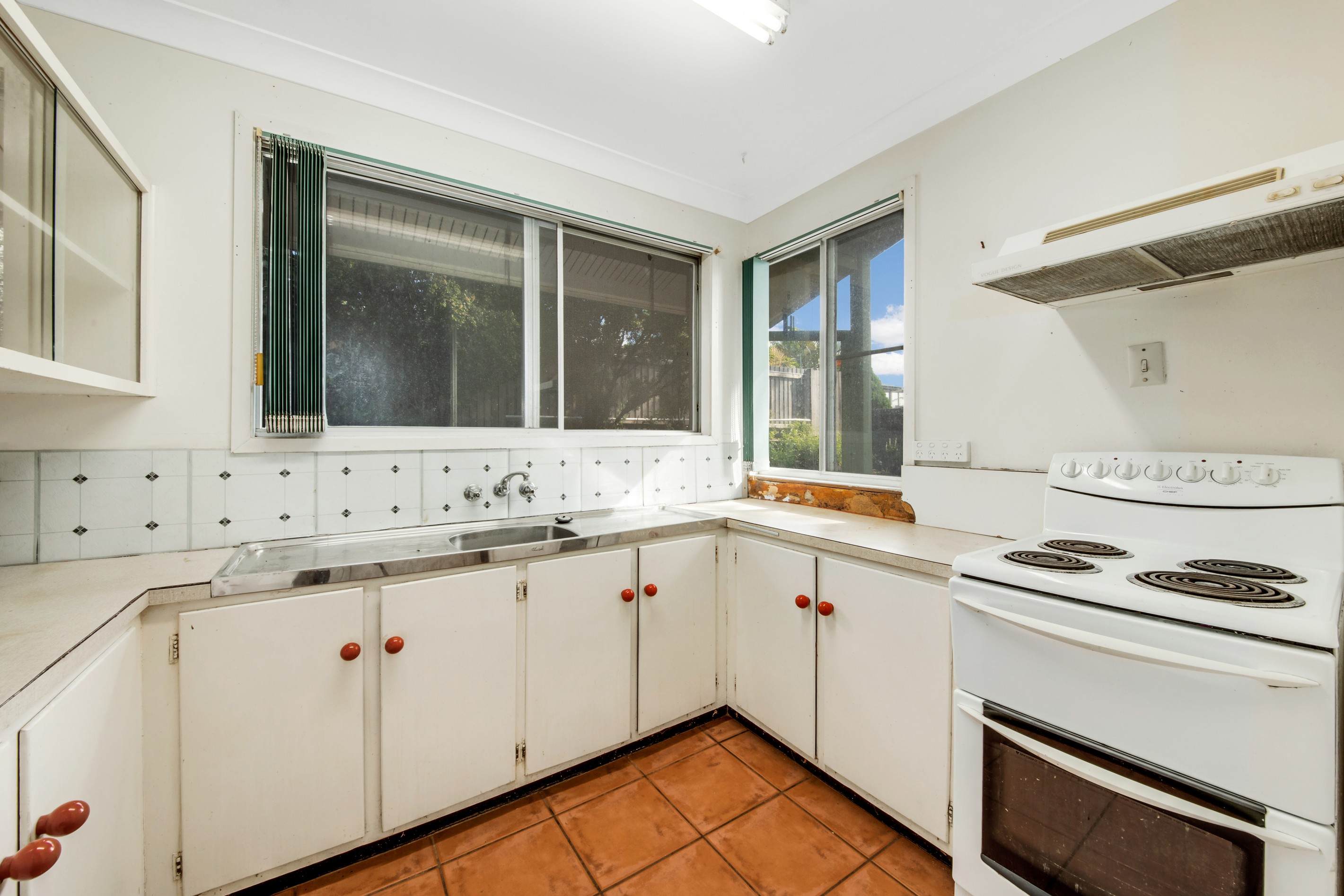 3 Barreenong Street, Glen Eden, QLD 4680