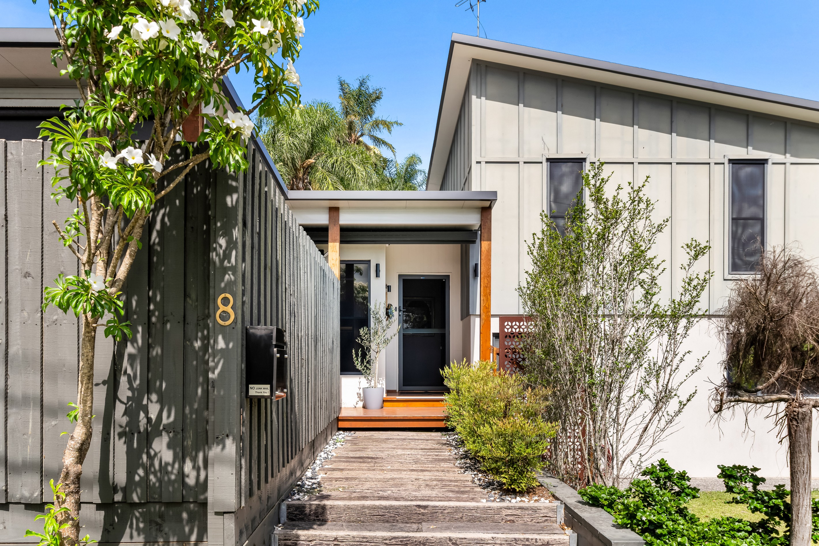 8 Norton Drive, Shailer Park, QLD 4128