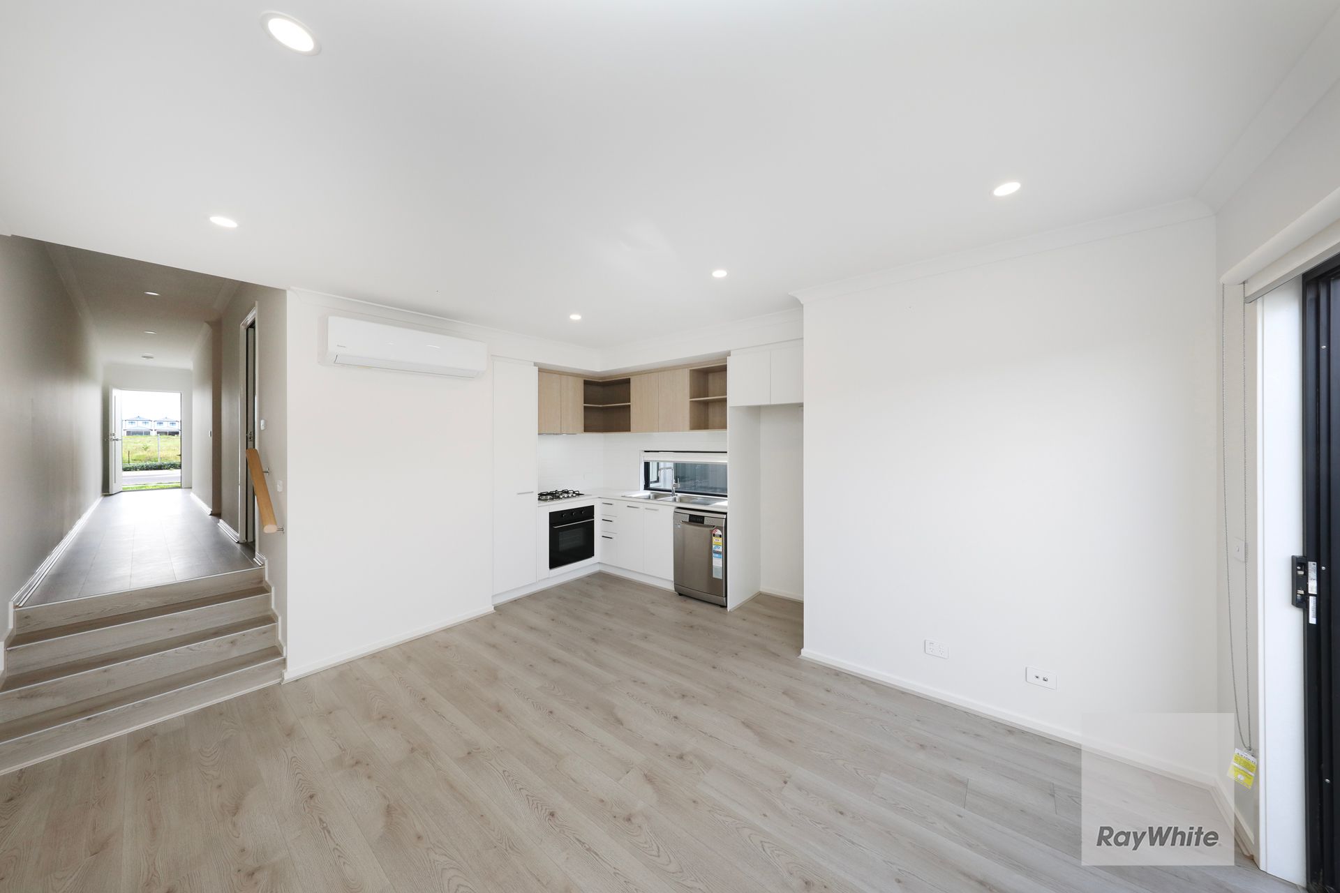 12 Cosgrove Drive — photo 4 of 14