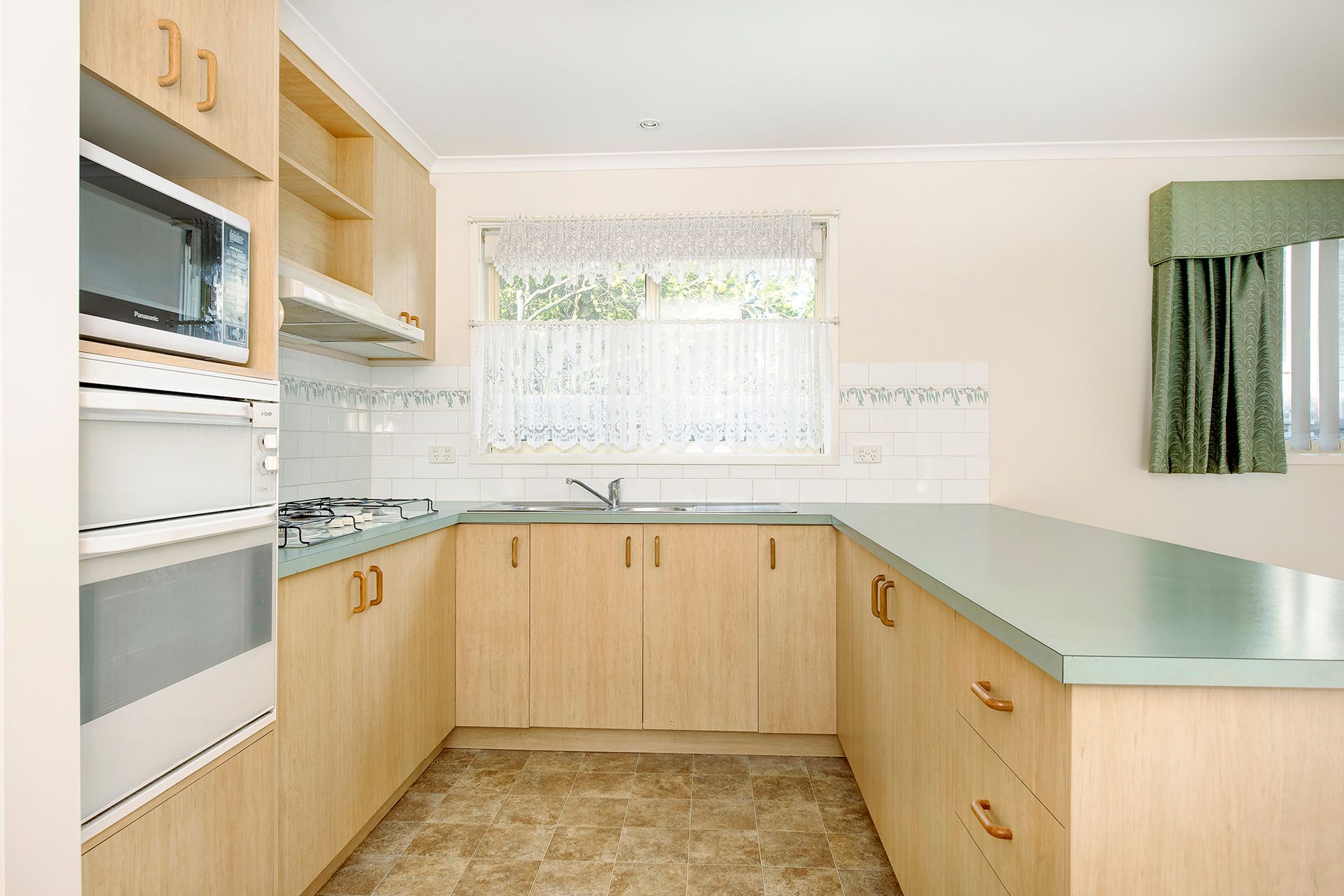 187 Third Avenue, Rosebud, VIC 3939