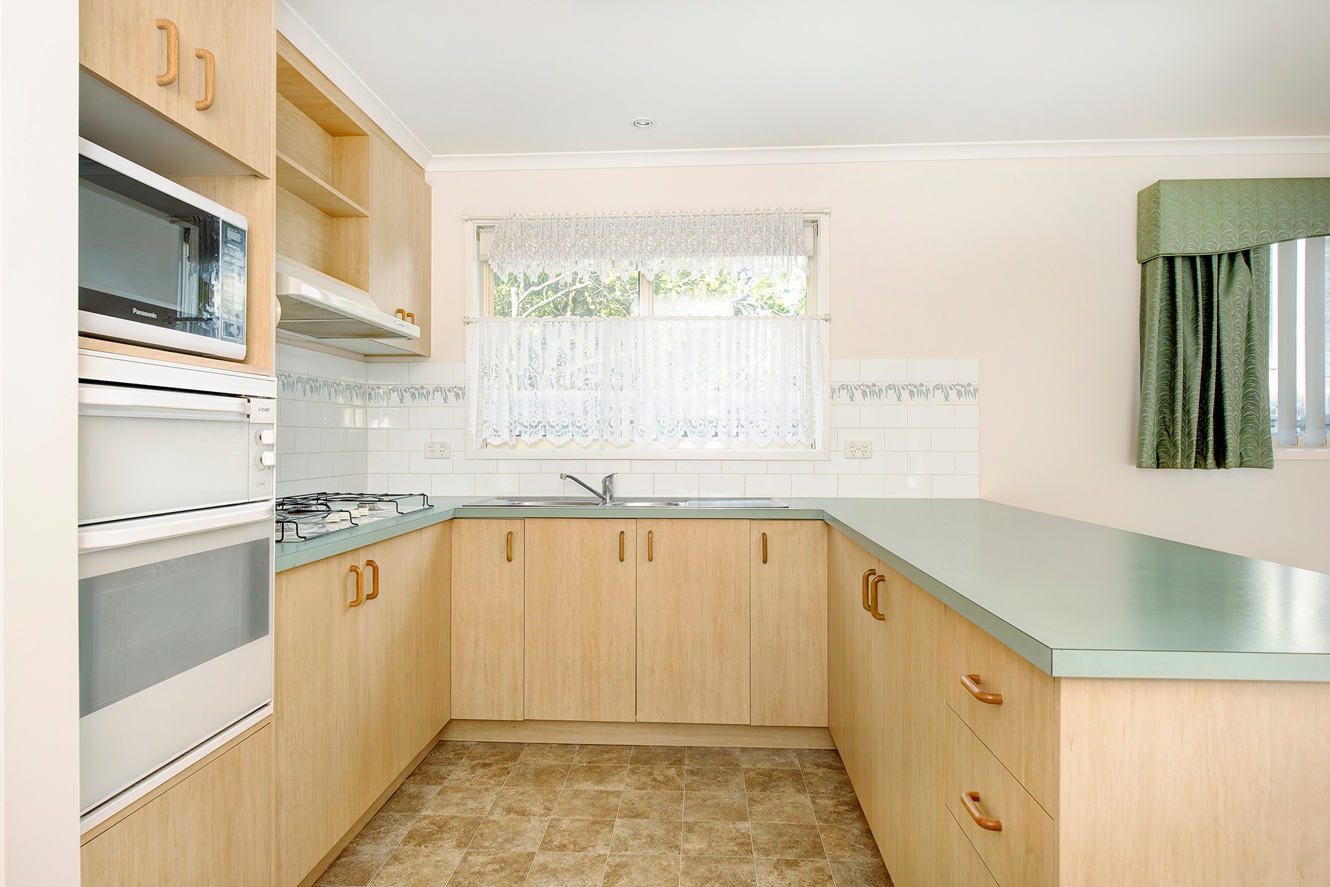 187 Third Avenue, Rosebud, VIC 3939
