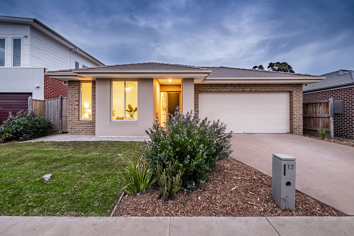 12 Fenway Boulevard, Clyde North VIC 3978